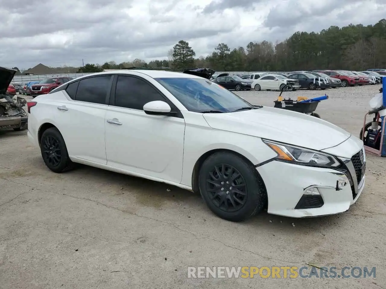4 Photograph of a damaged car 1N4BL4BV8LC208166 NISSAN ALTIMA 2020