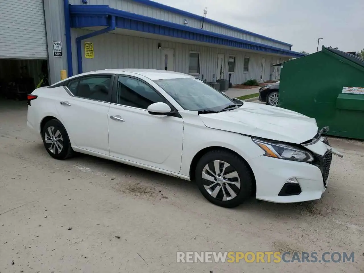 4 Photograph of a damaged car 1N4BL4BV8LC212945 NISSAN ALTIMA 2020
