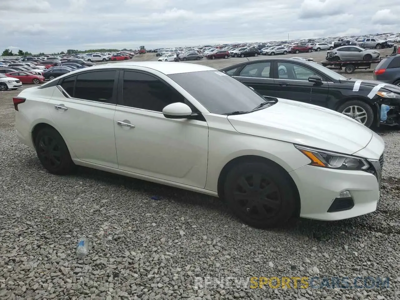 4 Photograph of a damaged car 1N4BL4BV8LC217059 NISSAN ALTIMA 2020