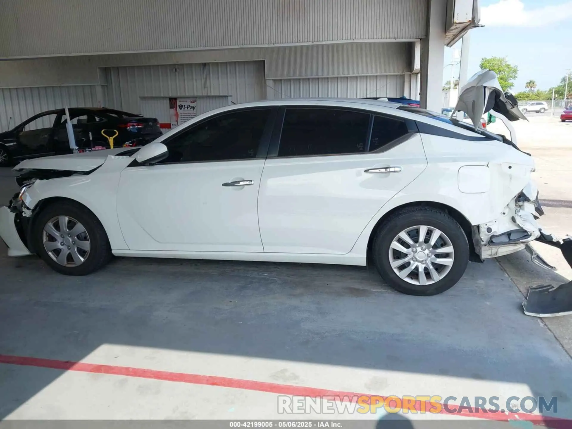 14 Photograph of a damaged car 1N4BL4BV8LC222679 NISSAN ALTIMA 2020