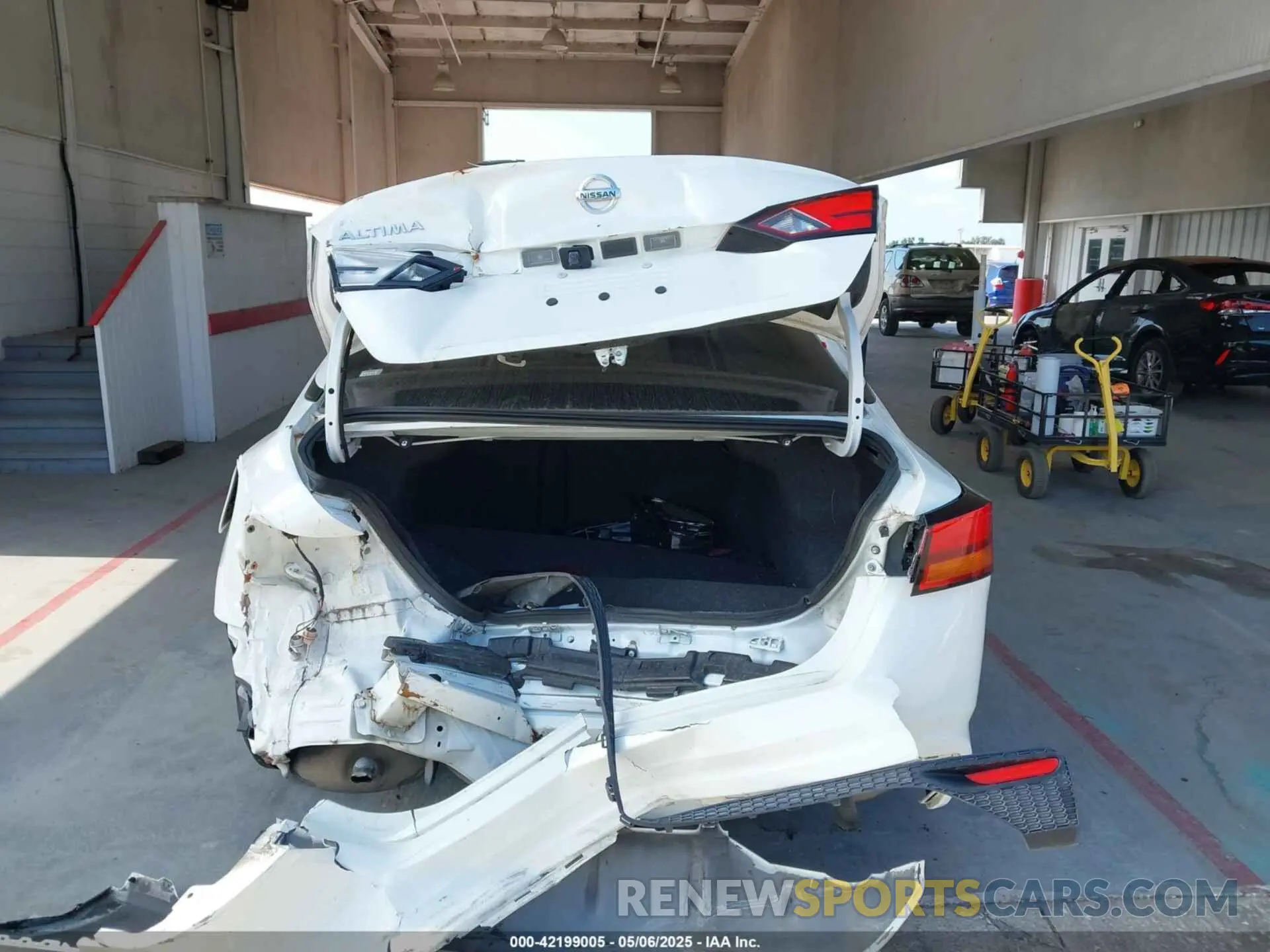 16 Photograph of a damaged car 1N4BL4BV8LC222679 NISSAN ALTIMA 2020