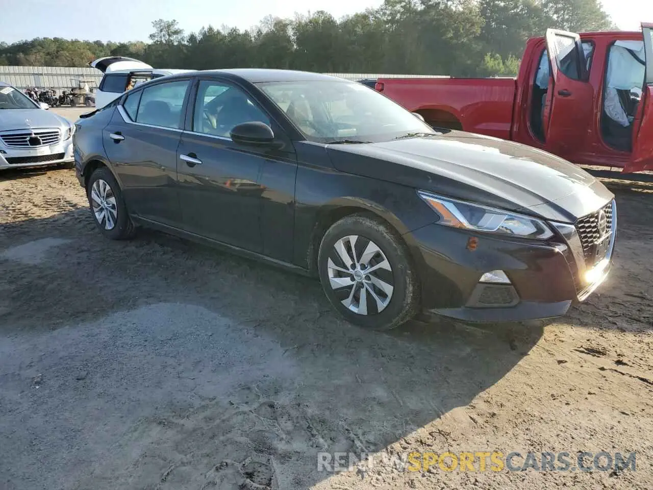 4 Photograph of a damaged car 1N4BL4BV8LC237005 NISSAN ALTIMA 2020