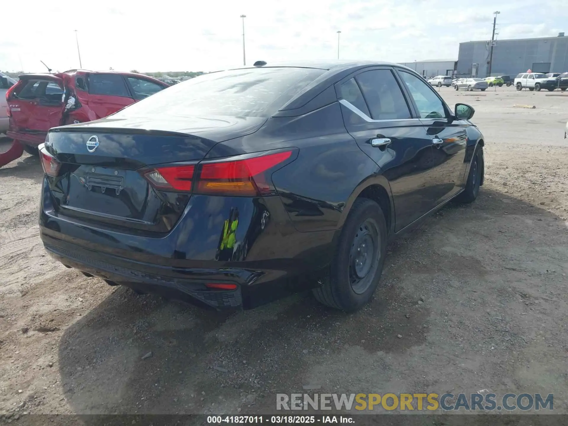 4 Photograph of a damaged car 1N4BL4BV8LC257318 NISSAN ALTIMA 2020