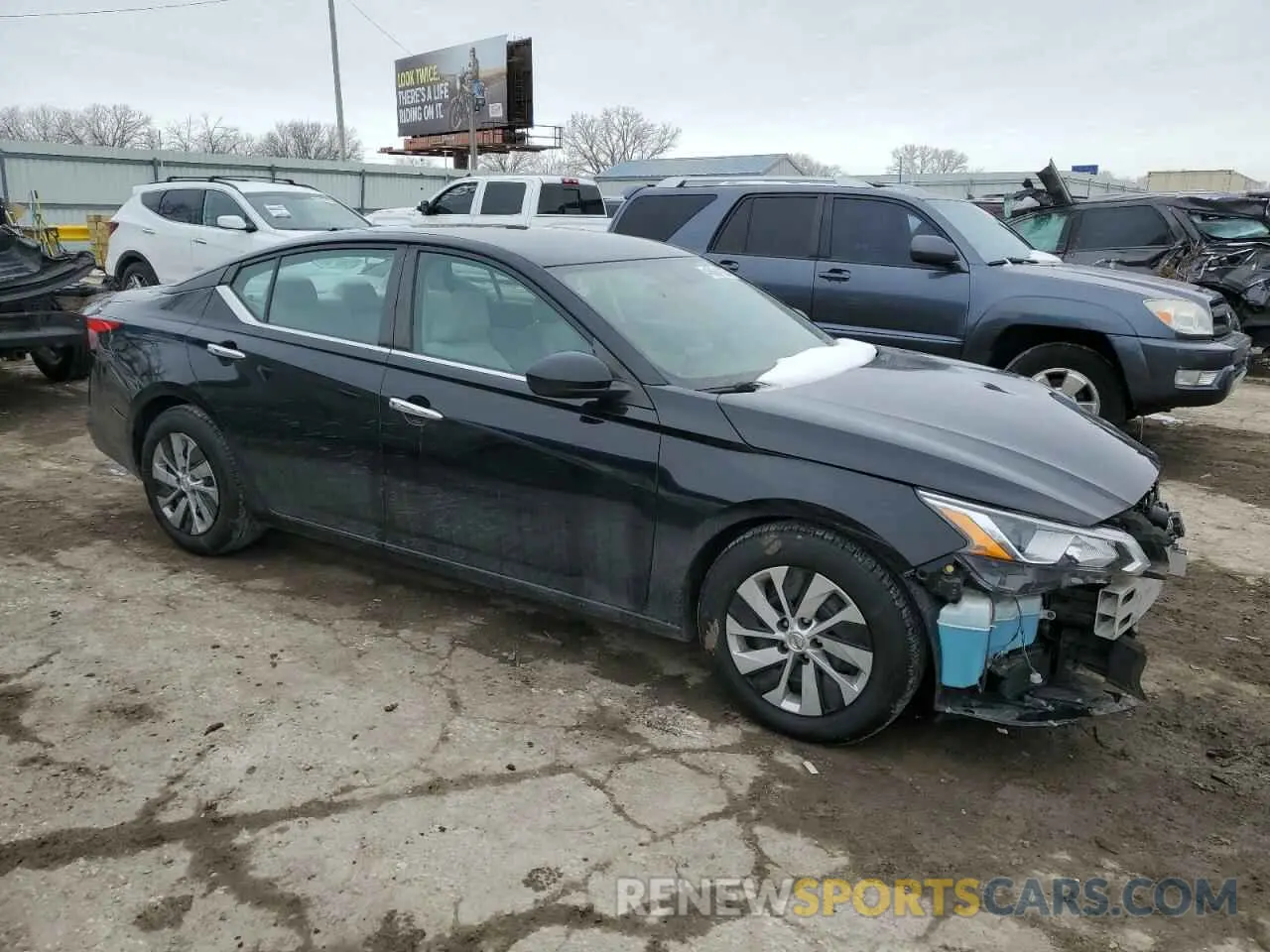 4 Photograph of a damaged car 1N4BL4BV8LC271431 NISSAN ALTIMA 2020