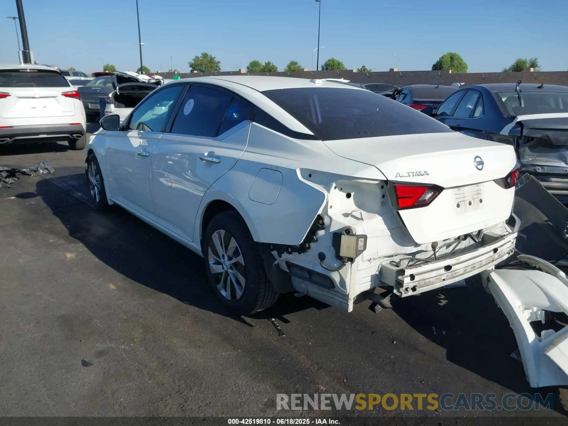 15 Photograph of a damaged car 1N4BL4BV8LC275138 NISSAN ALTIMA 2020