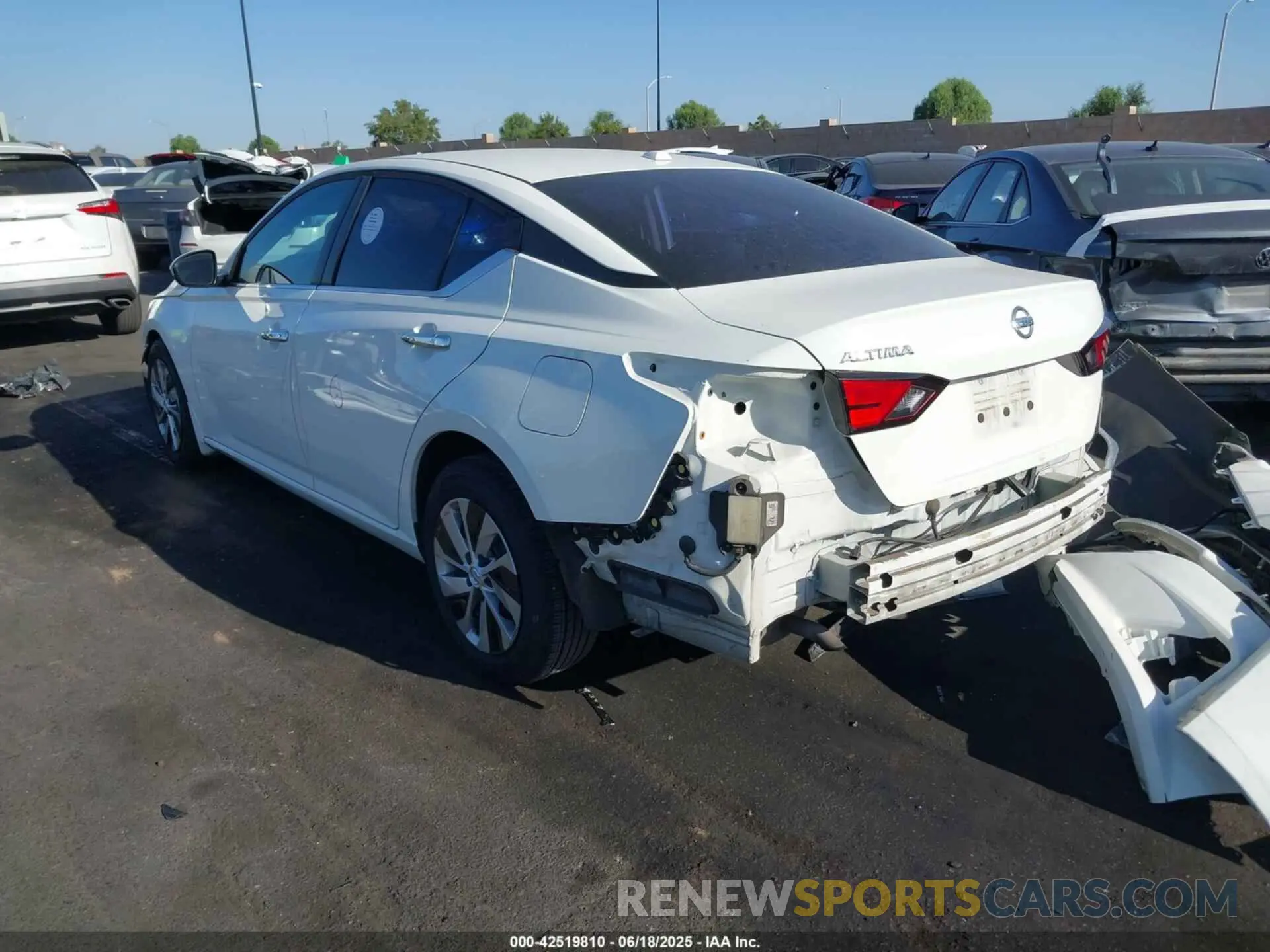3 Photograph of a damaged car 1N4BL4BV8LC275138 NISSAN ALTIMA 2020