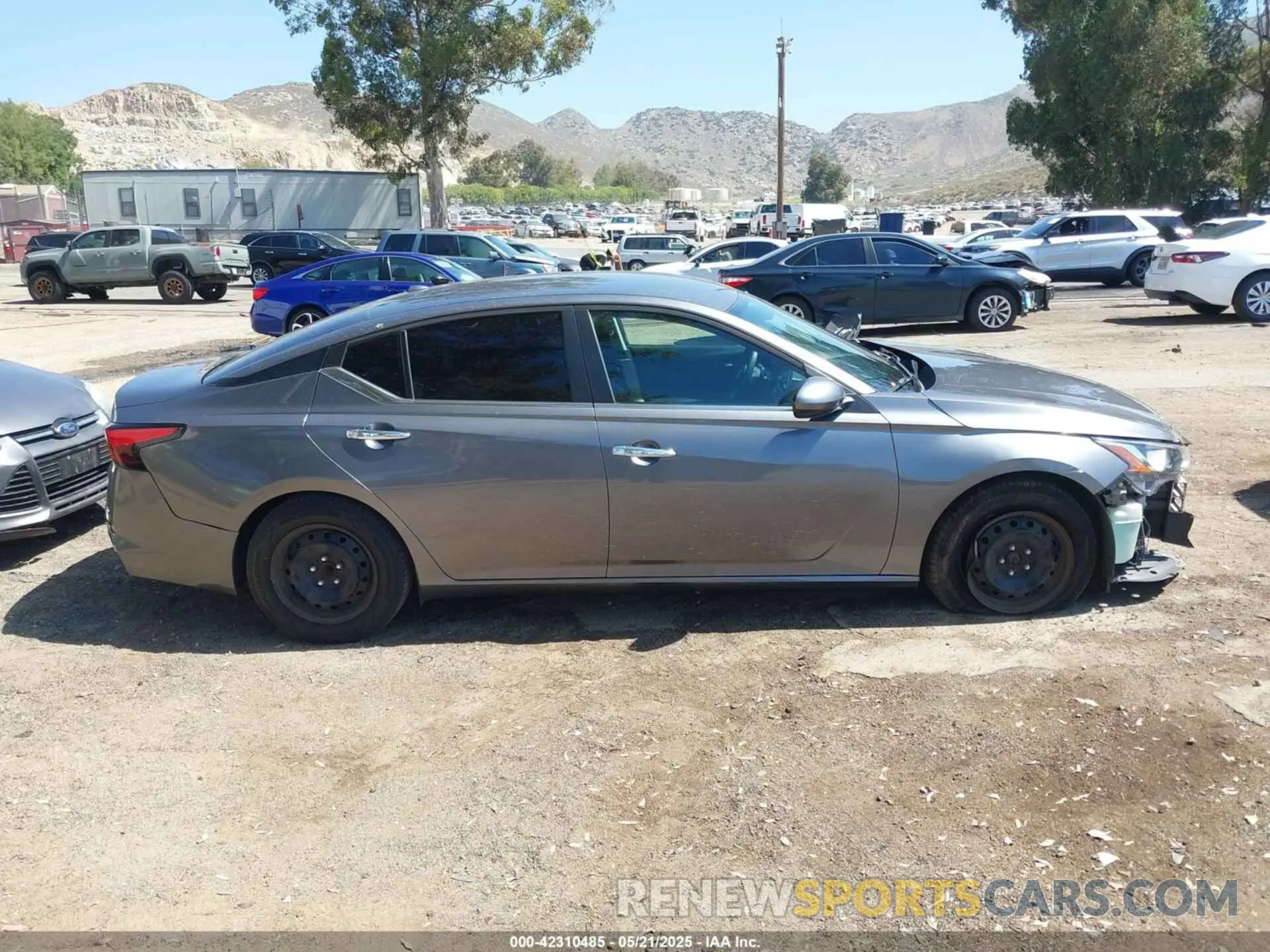 13 Photograph of a damaged car 1N4BL4BV8LC275463 NISSAN ALTIMA 2020