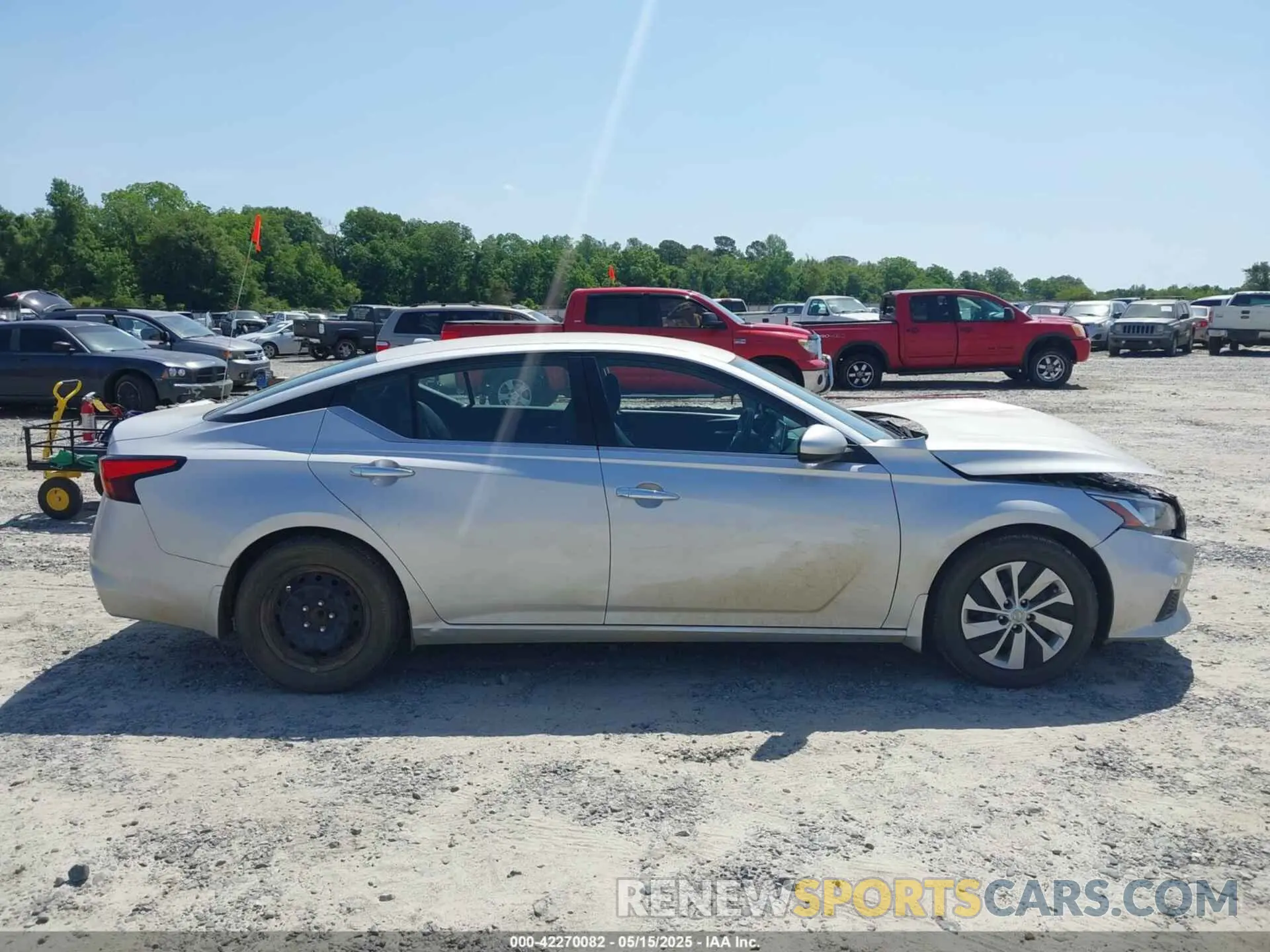 13 Photograph of a damaged car 1N4BL4BV8LC278136 NISSAN ALTIMA 2020