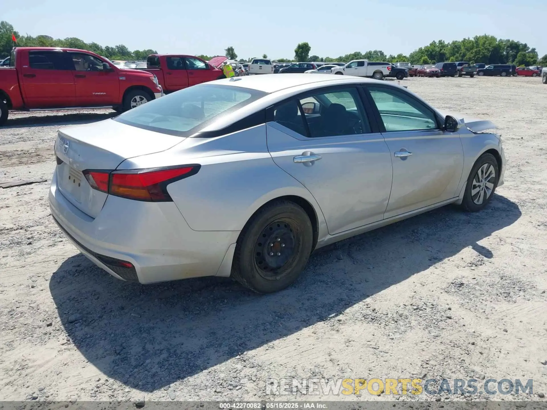4 Photograph of a damaged car 1N4BL4BV8LC278136 NISSAN ALTIMA 2020