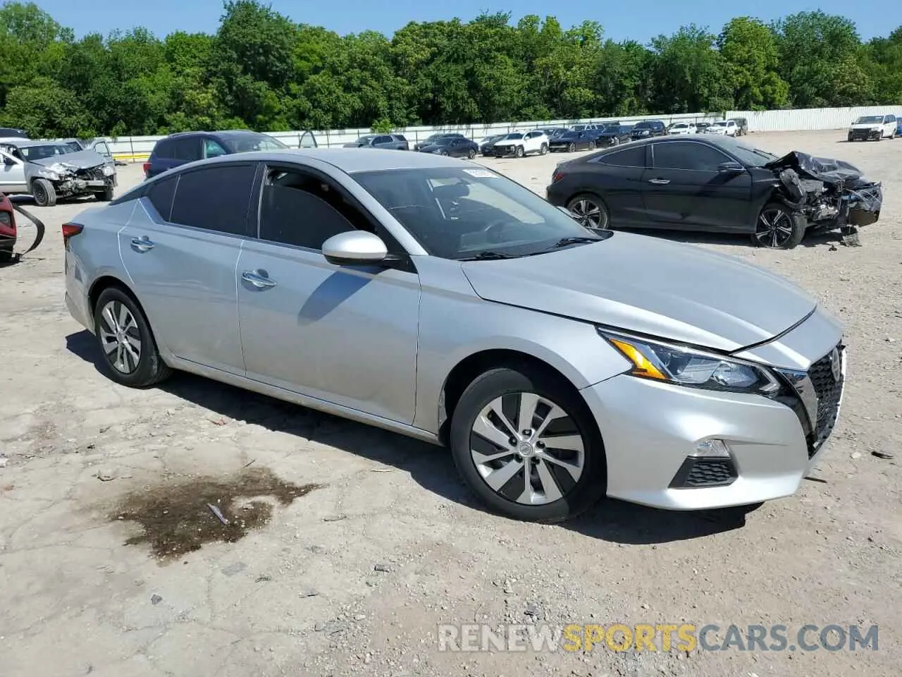 4 Photograph of a damaged car 1N4BL4BV8LN311012 NISSAN ALTIMA 2020