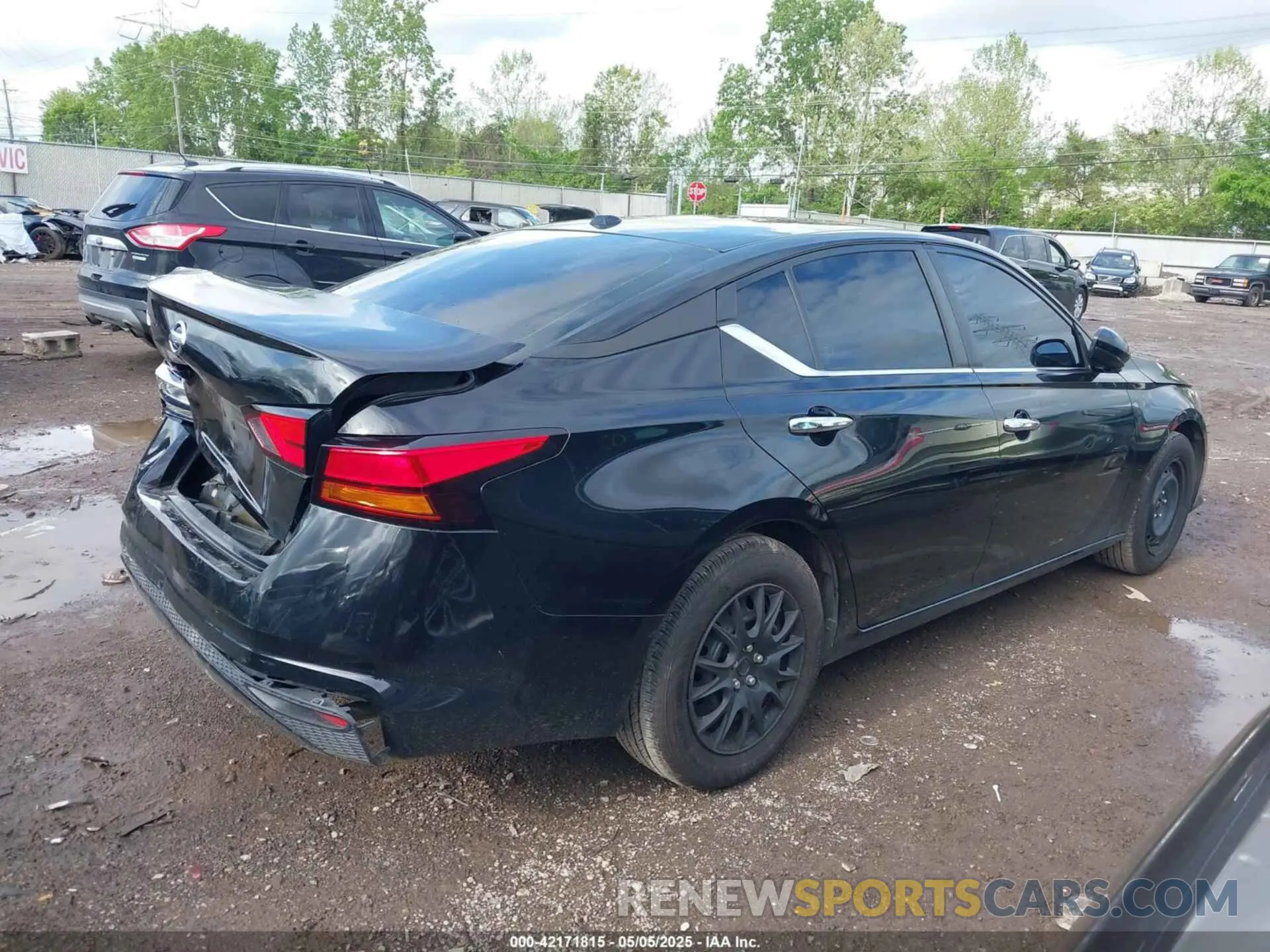 4 Photograph of a damaged car 1N4BL4BV8LN316484 NISSAN ALTIMA 2020