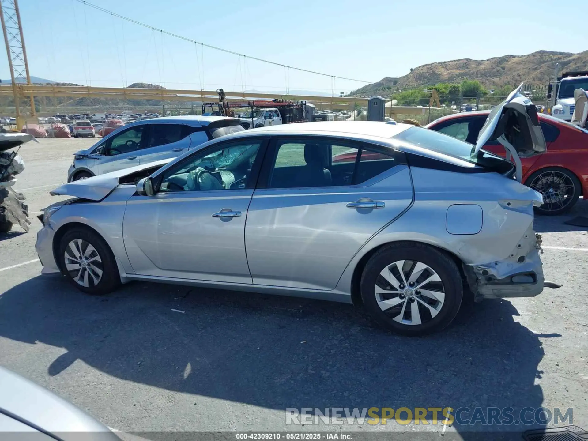 14 Photograph of a damaged car 1N4BL4BV9LC100798 NISSAN ALTIMA 2020
