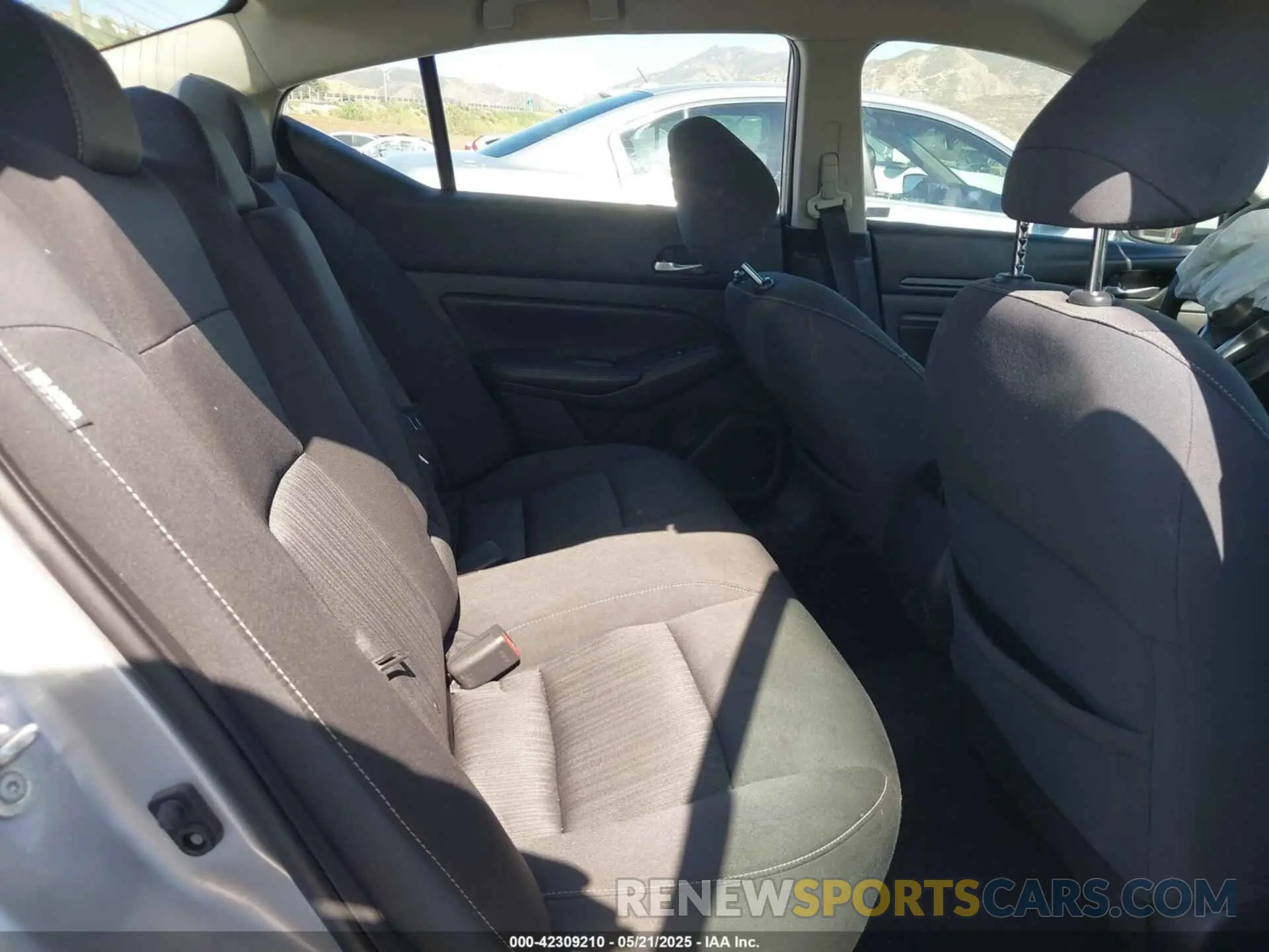 8 Photograph of a damaged car 1N4BL4BV9LC100798 NISSAN ALTIMA 2020