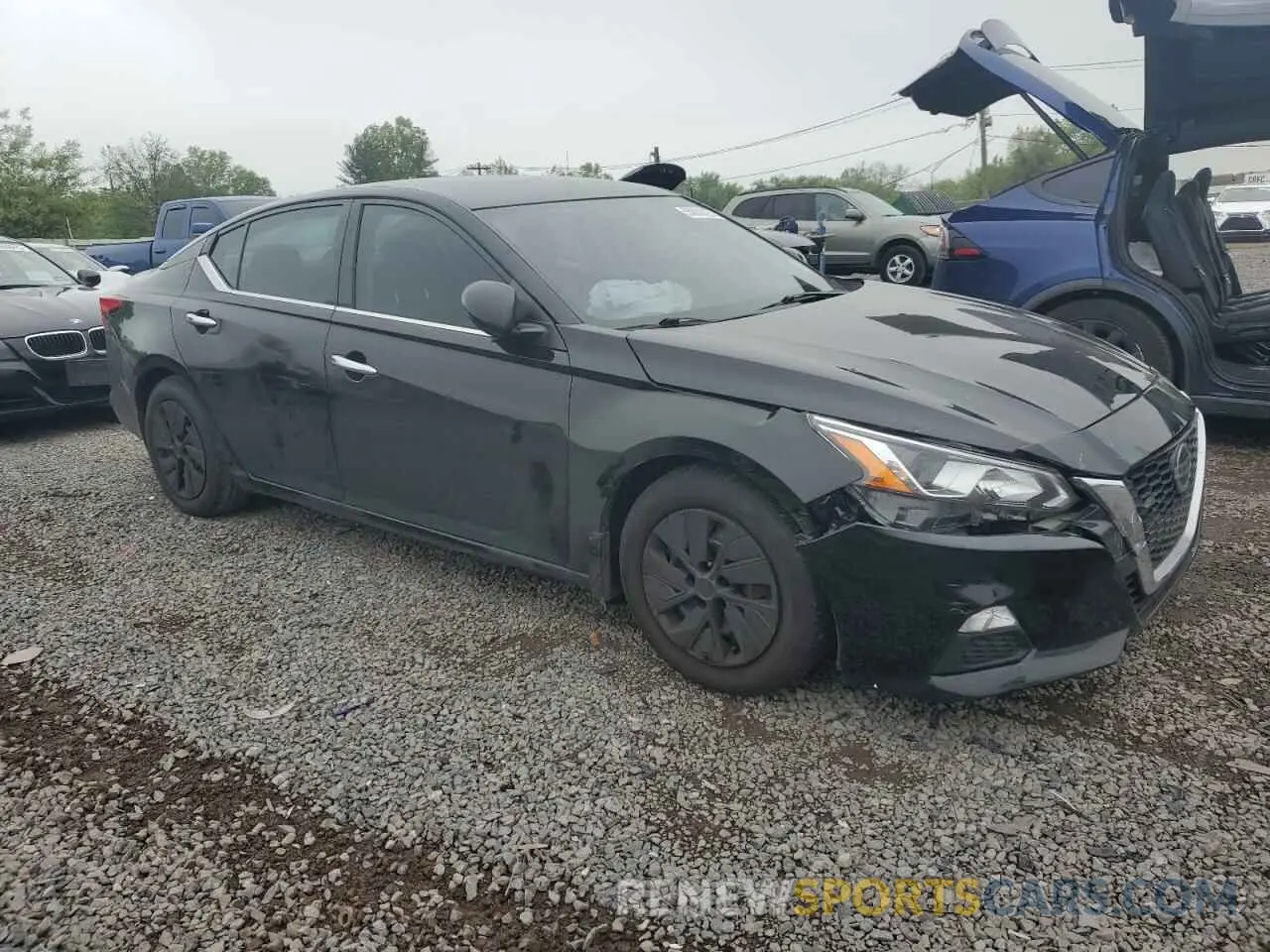 4 Photograph of a damaged car 1N4BL4BV9LC165103 NISSAN ALTIMA 2020
