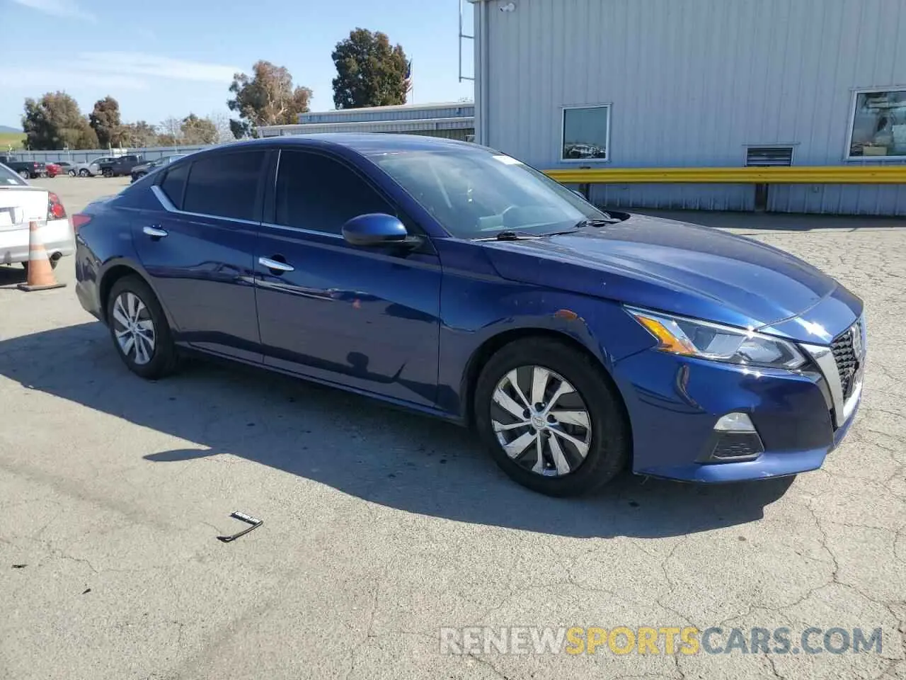 4 Photograph of a damaged car 1N4BL4BV9LC181575 NISSAN ALTIMA 2020