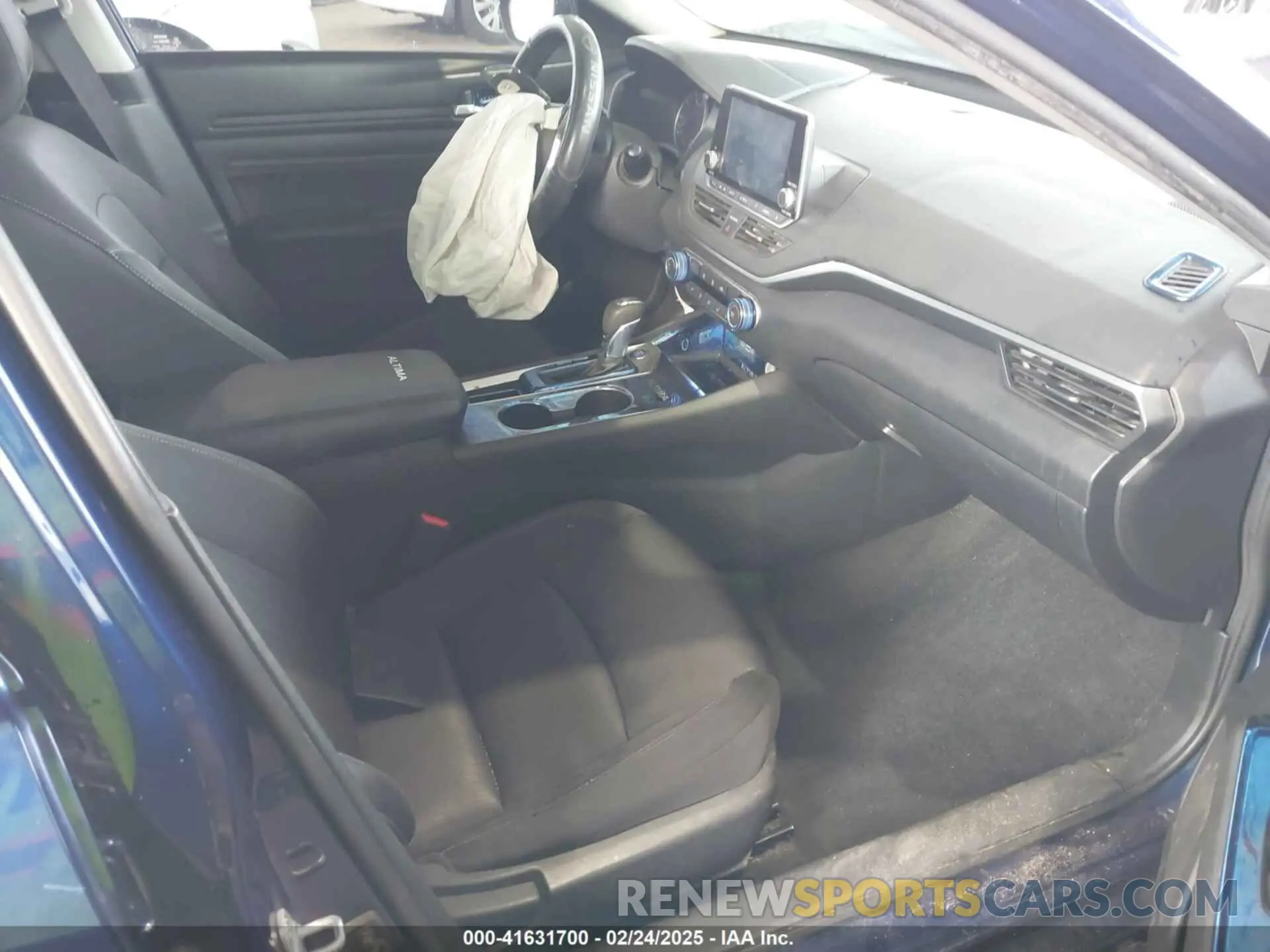 5 Photograph of a damaged car 1N4BL4BV9LC196450 NISSAN ALTIMA 2020