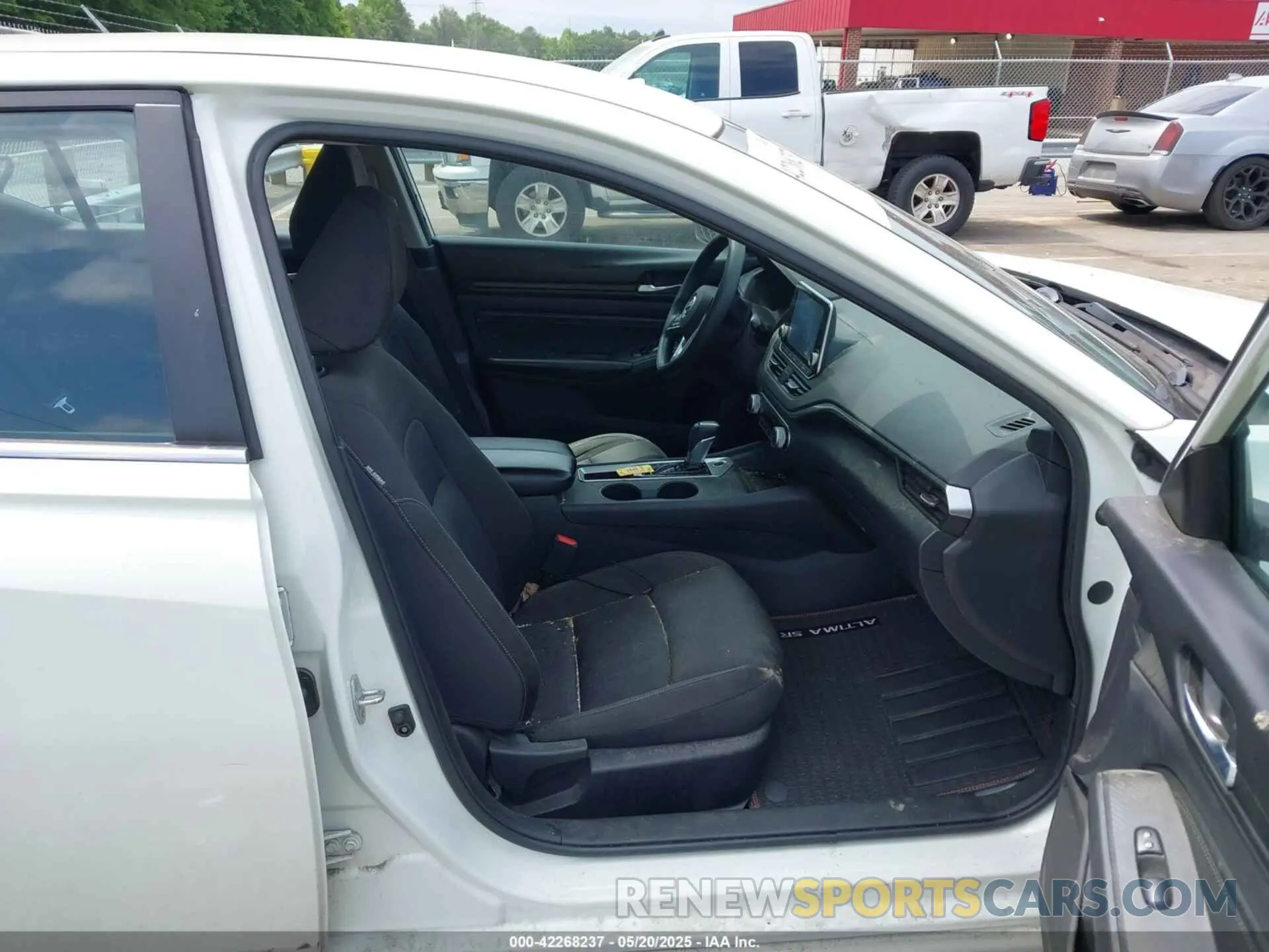 5 Photograph of a damaged car 1N4BL4BV9LC197274 NISSAN ALTIMA 2020