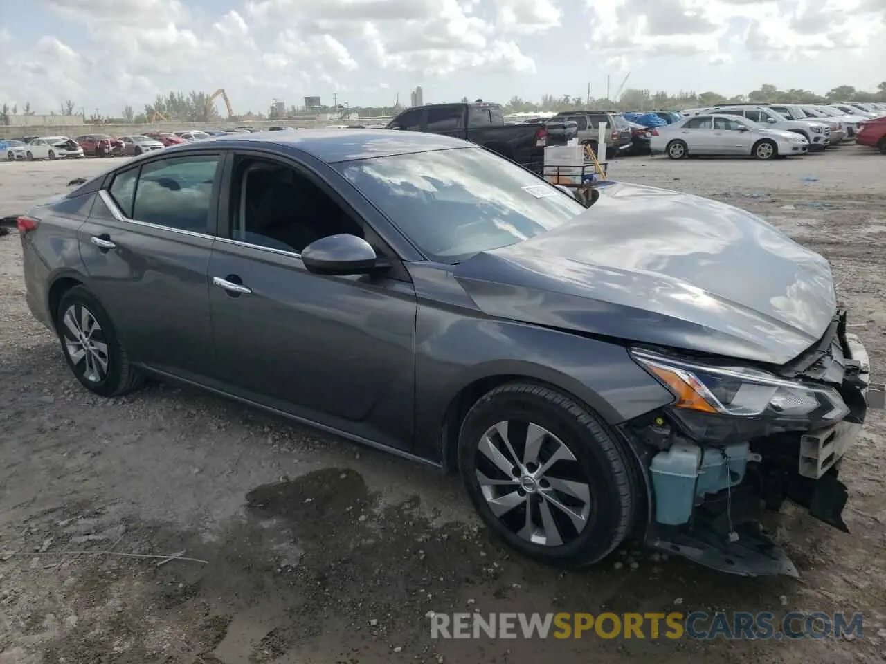 4 Photograph of a damaged car 1N4BL4BV9LC201453 NISSAN ALTIMA 2020