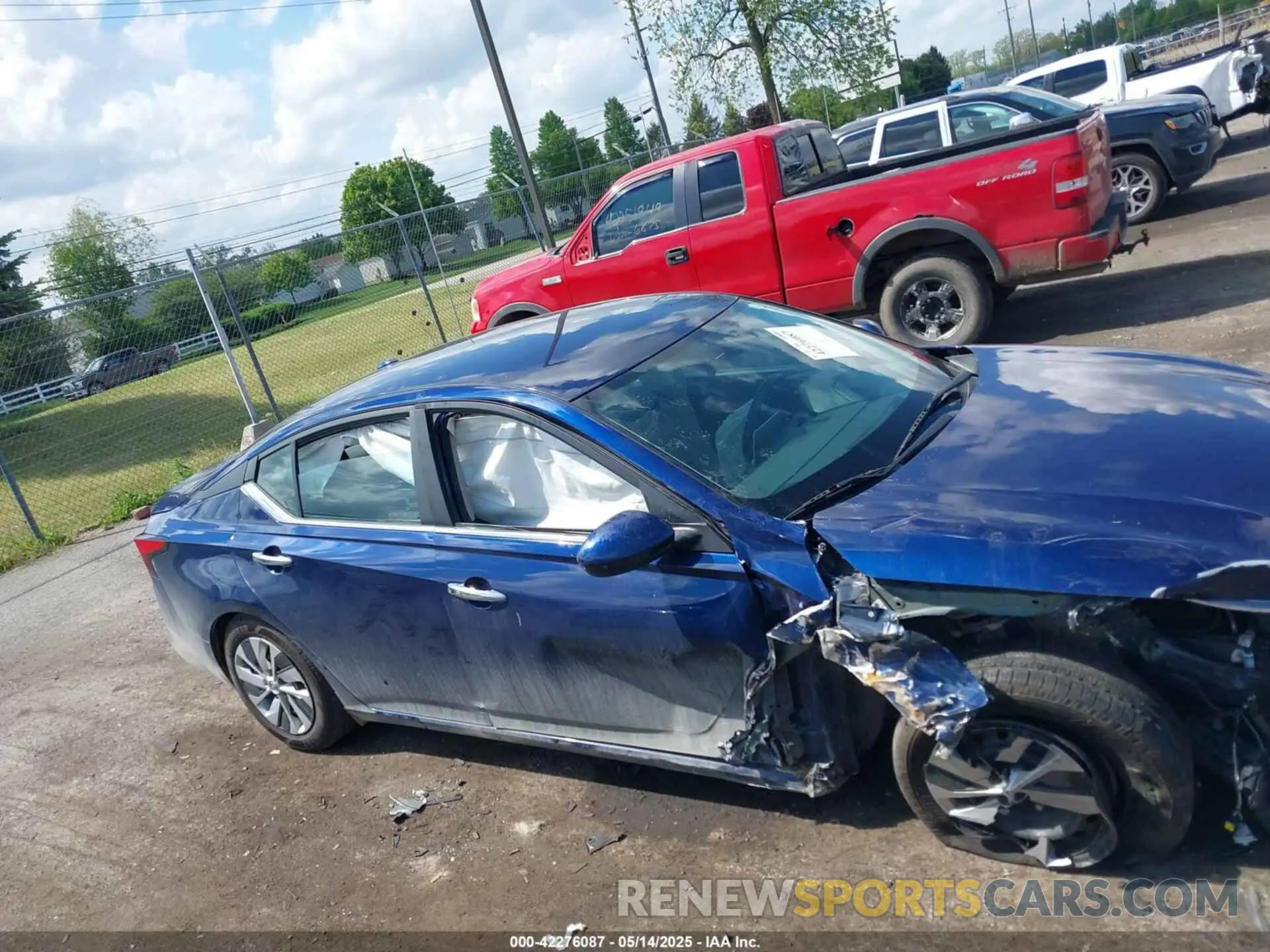 13 Photograph of a damaged car 1N4BL4BV9LC209035 NISSAN ALTIMA 2020