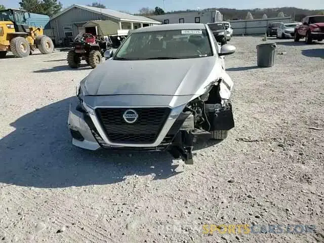11 Photograph of a damaged car 1N4BL4BV9LC222383 NISSAN ALTIMA 2020