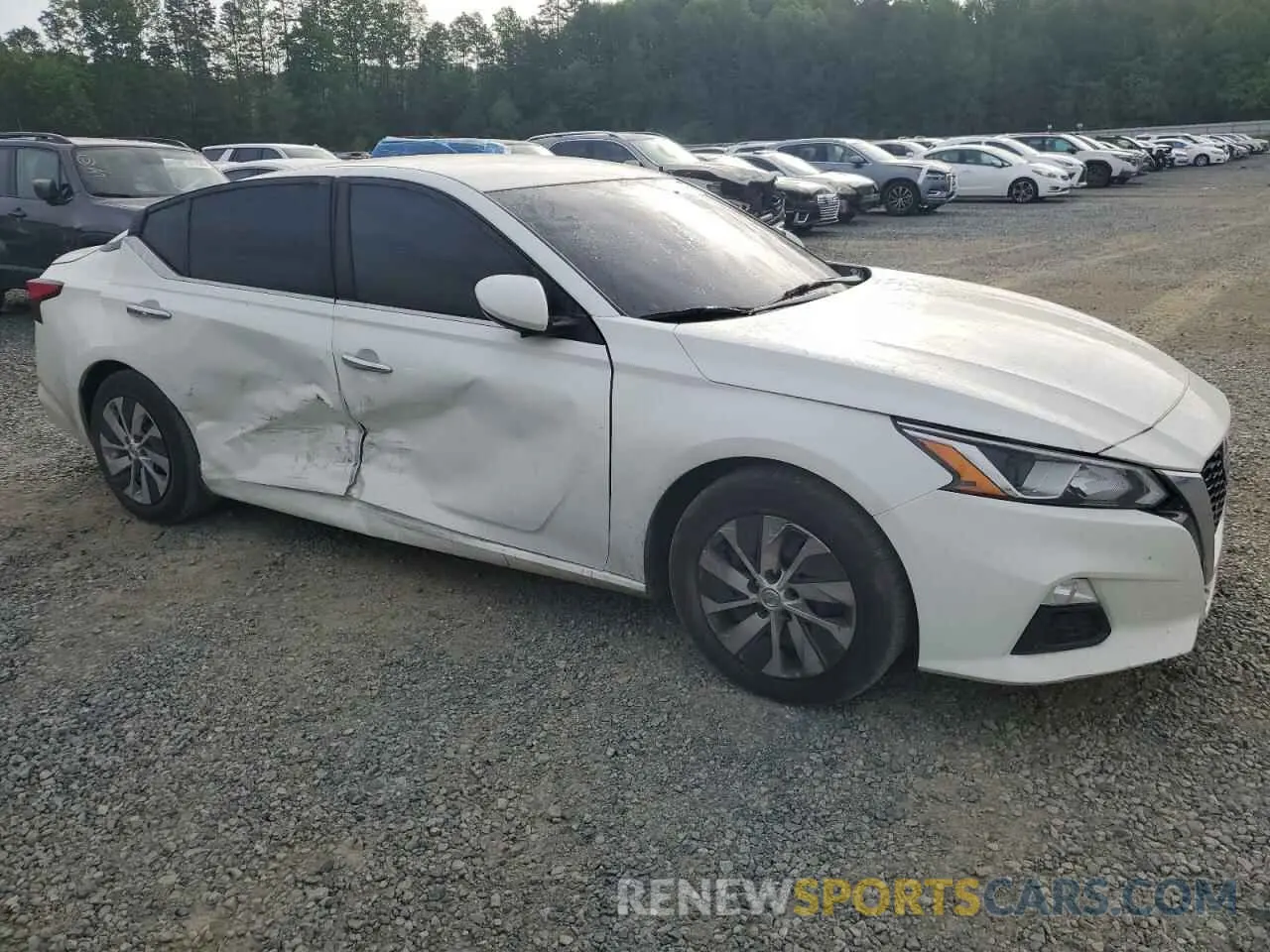 4 Photograph of a damaged car 1N4BL4BV9LC223338 NISSAN ALTIMA 2020
