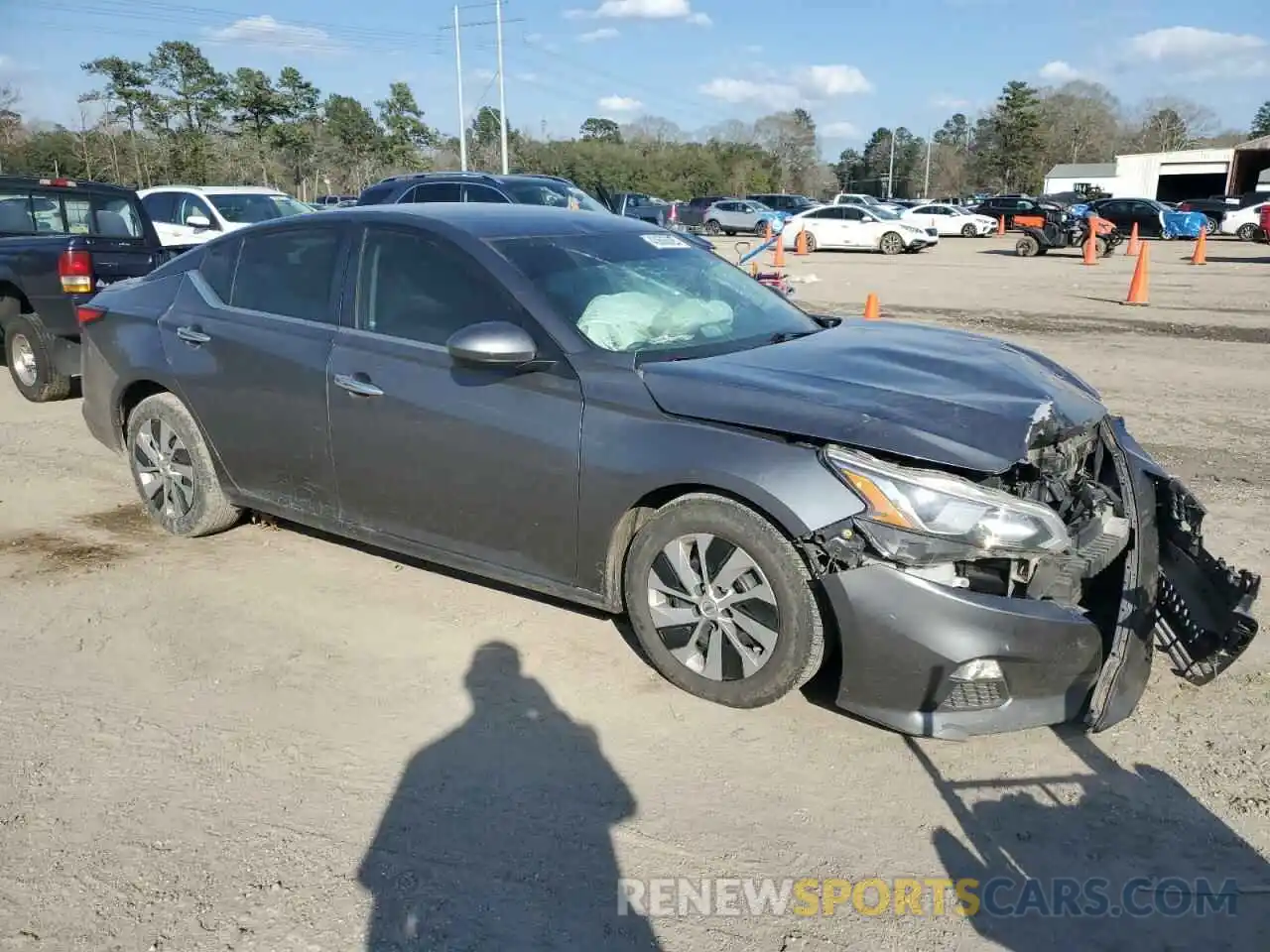 4 Photograph of a damaged car 1N4BL4BV9LC224702 NISSAN ALTIMA 2020