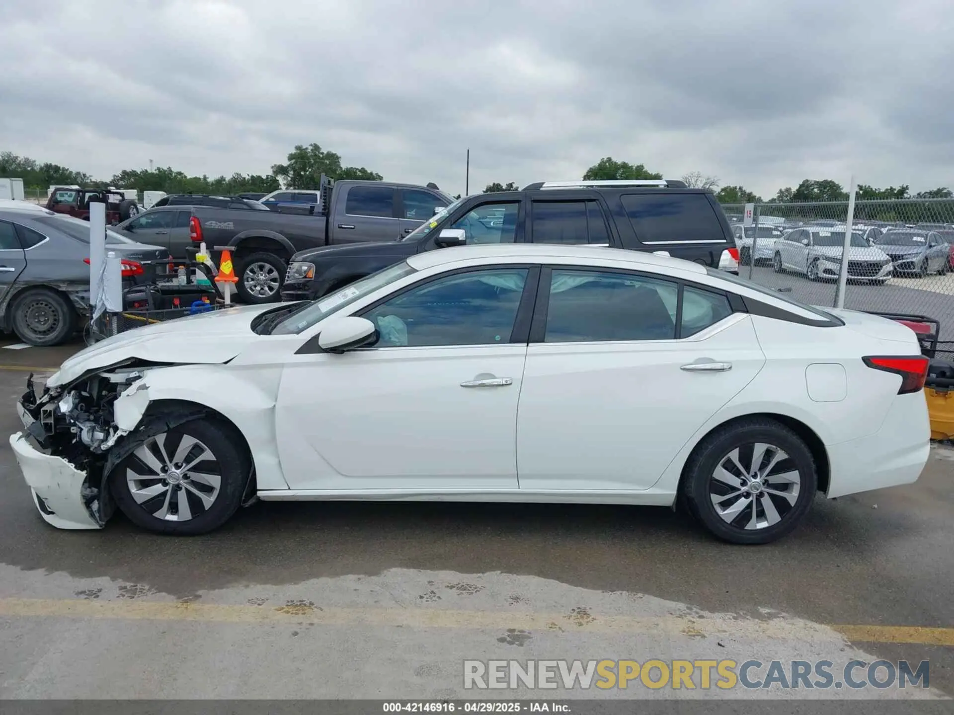 14 Photograph of a damaged car 1N4BL4BV9LC228765 NISSAN ALTIMA 2020
