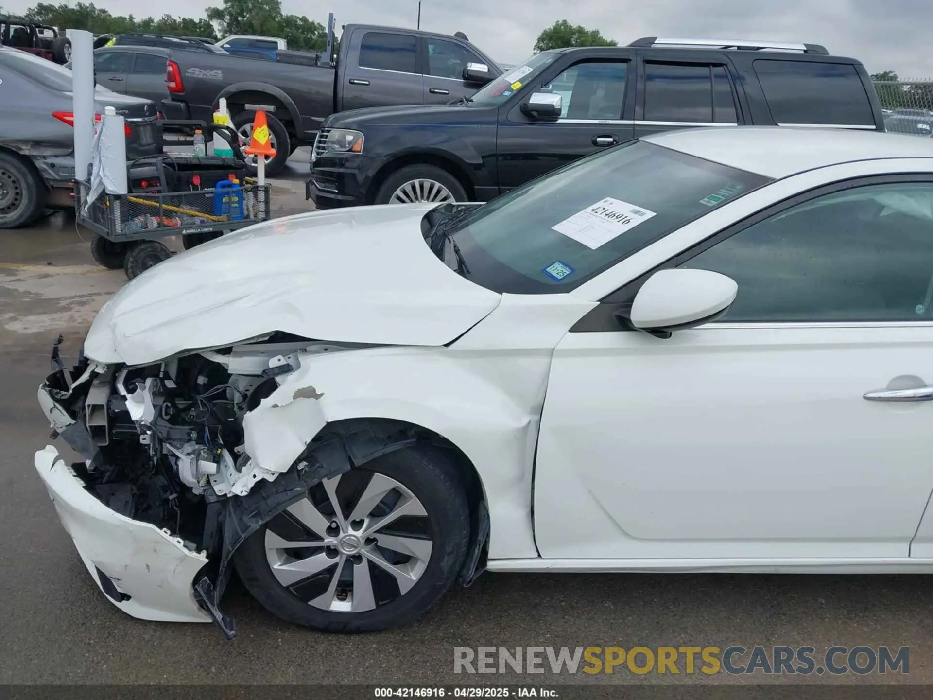 17 Photograph of a damaged car 1N4BL4BV9LC228765 NISSAN ALTIMA 2020