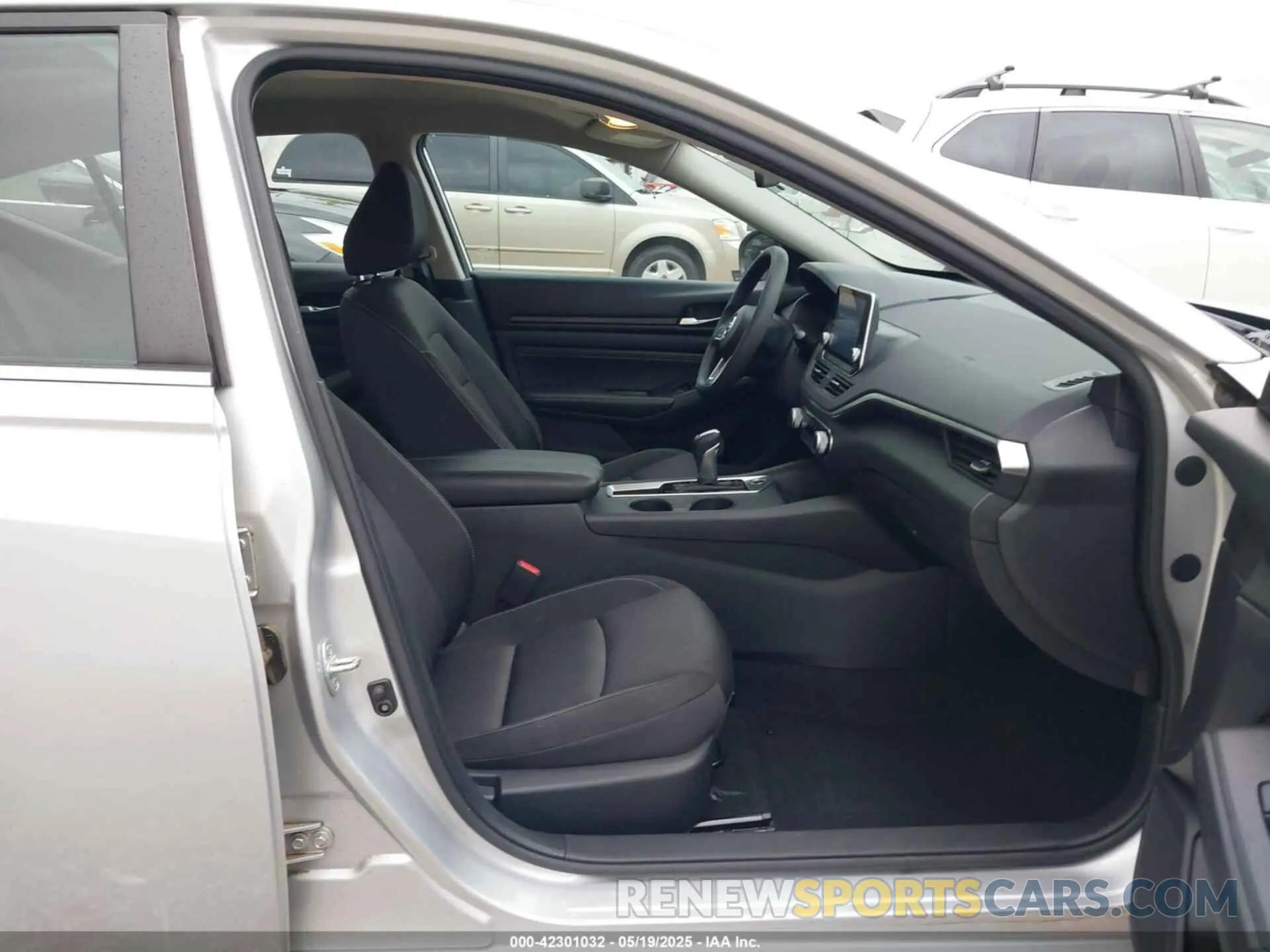 5 Photograph of a damaged car 1N4BL4BV9LC231052 NISSAN ALTIMA 2020