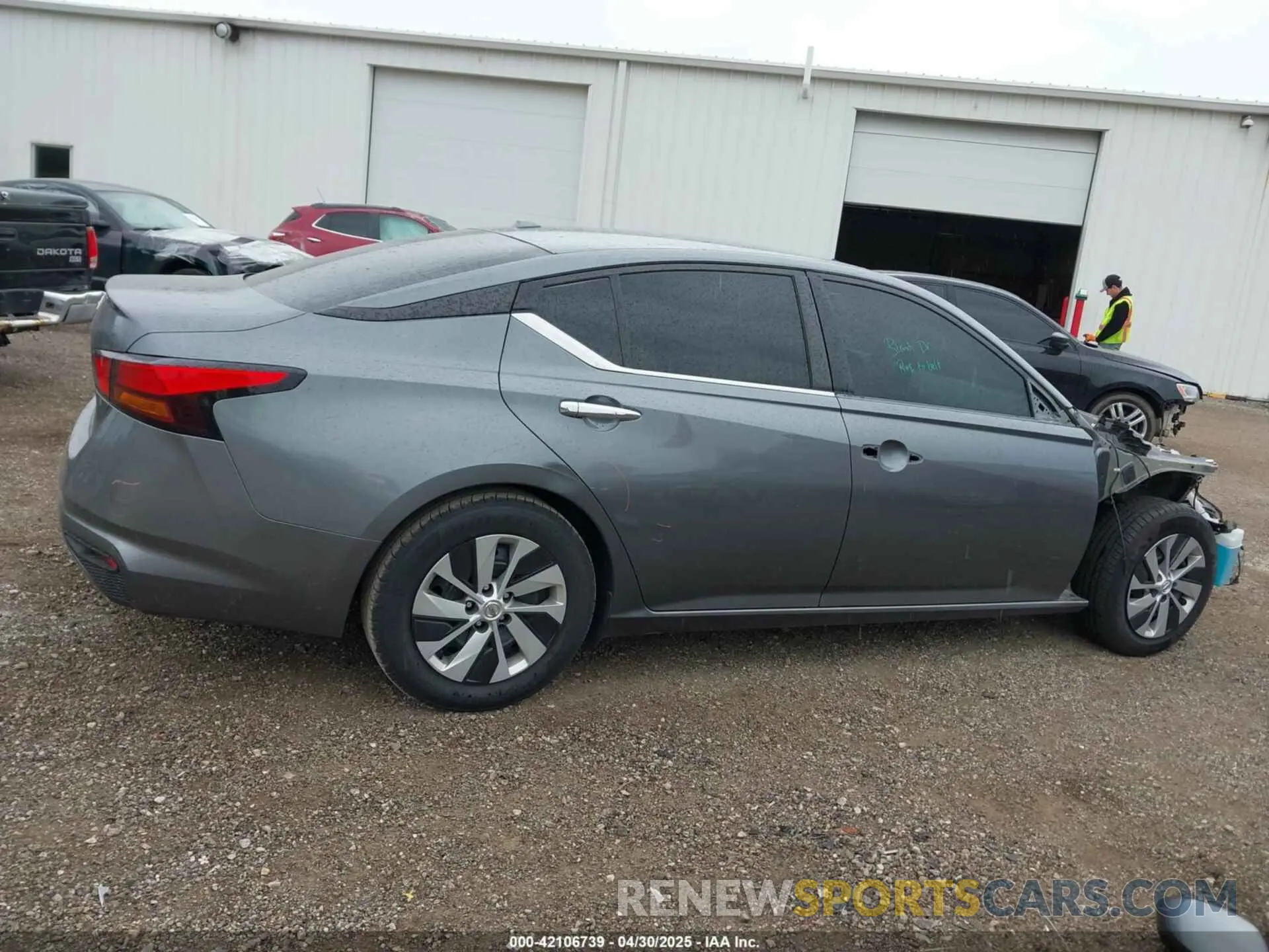14 Photograph of a damaged car 1N4BL4BV9LC235442 NISSAN ALTIMA 2020