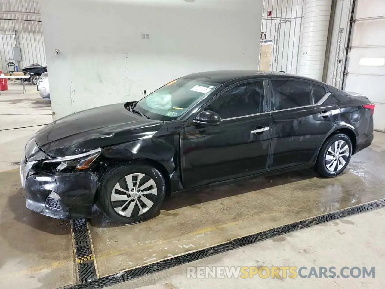 1 Photograph of a damaged car 1N4BL4BV9LC238745 NISSAN ALTIMA 2020