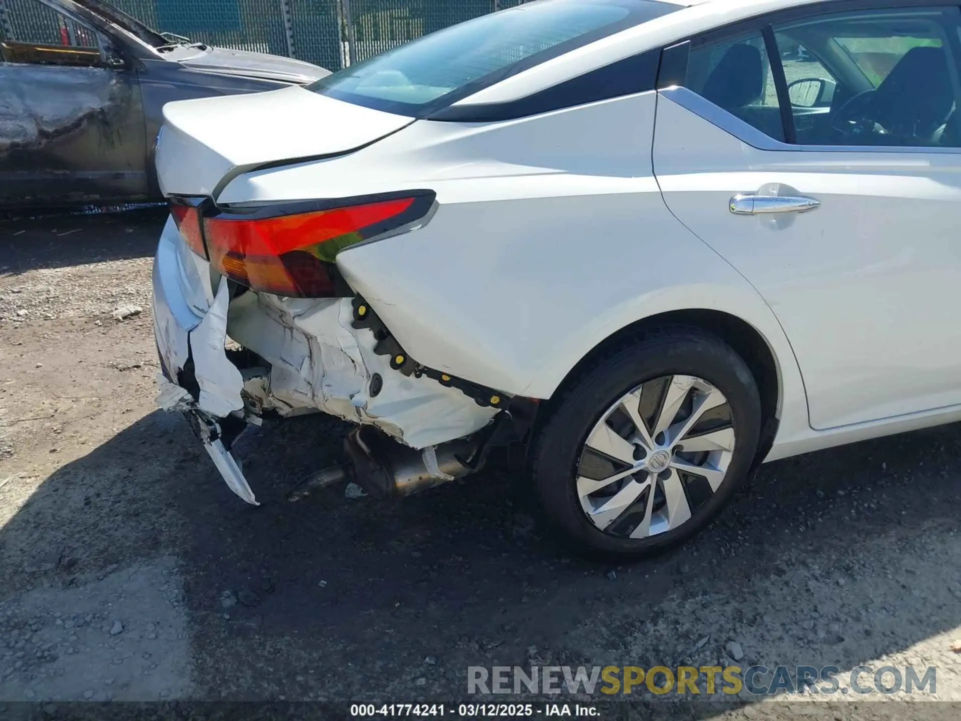 6 Photograph of a damaged car 1N4BL4BV9LC249289 NISSAN ALTIMA 2020