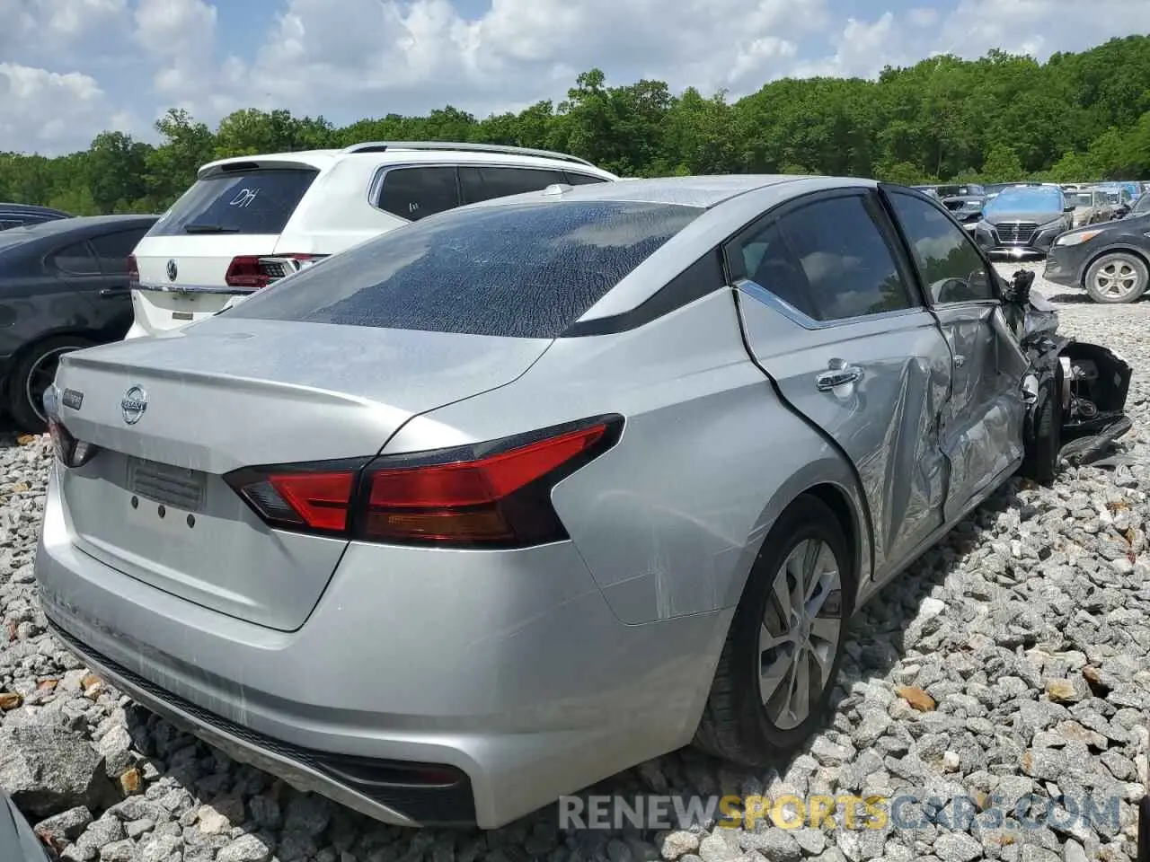 3 Photograph of a damaged car 1N4BL4BV9LC285239 NISSAN ALTIMA 2020