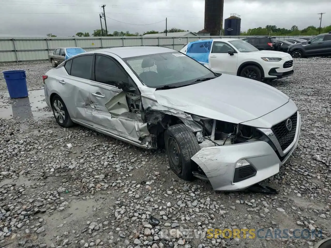 4 Photograph of a damaged car 1N4BL4BV9LC285239 NISSAN ALTIMA 2020