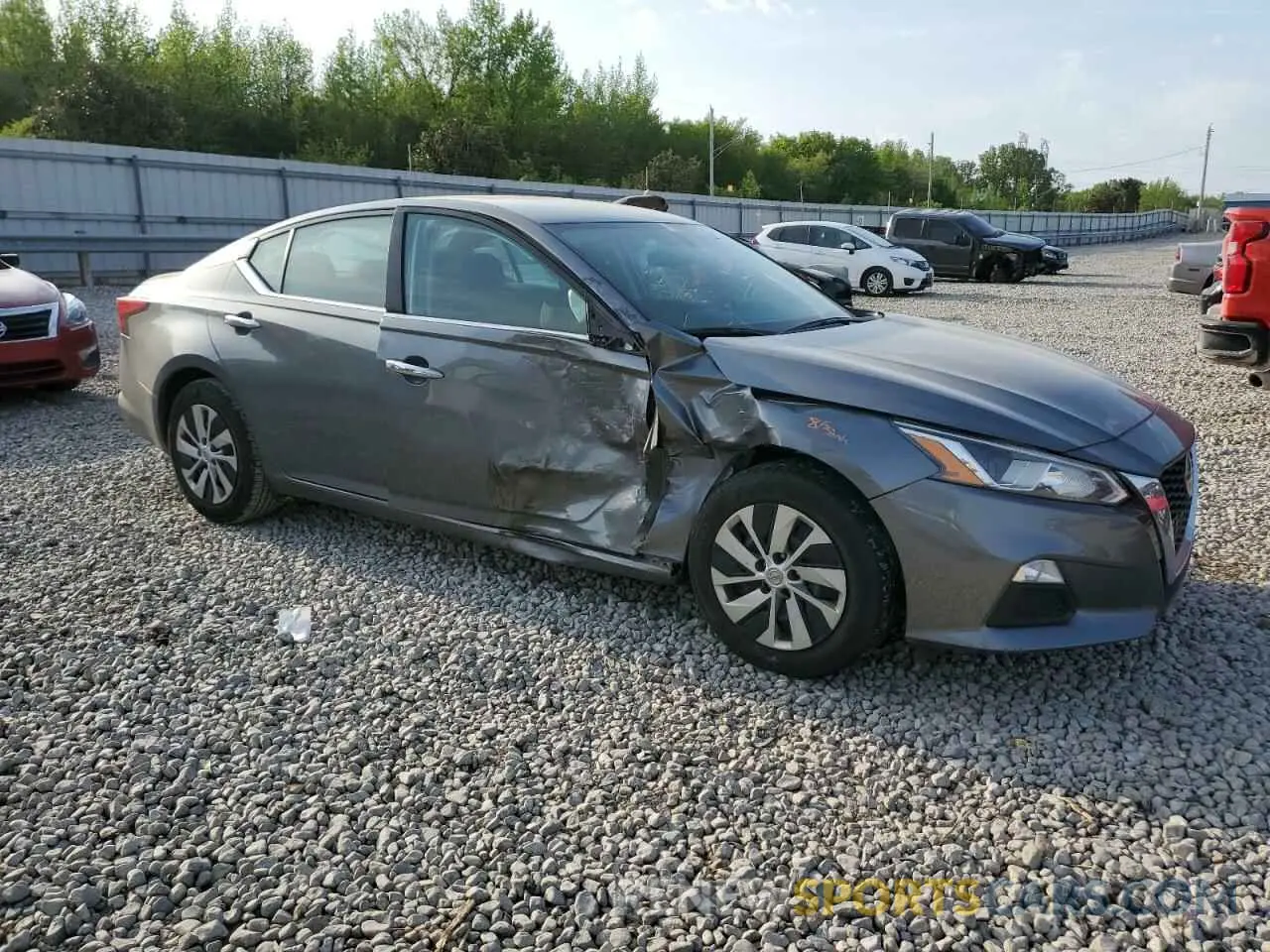 4 Photograph of a damaged car 1N4BL4BV9LC285466 NISSAN ALTIMA 2020