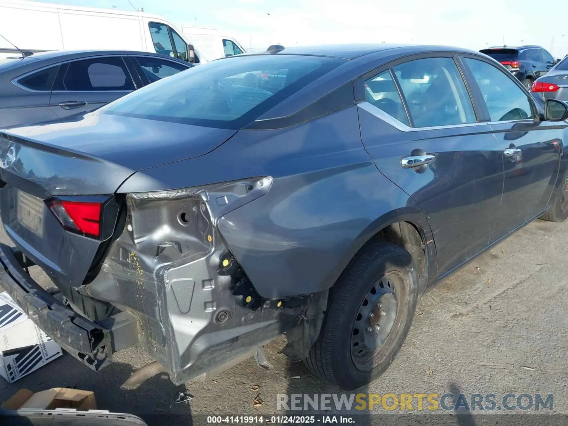 4 Photograph of a damaged car 1N4BL4BV9LN302609 NISSAN ALTIMA 2020