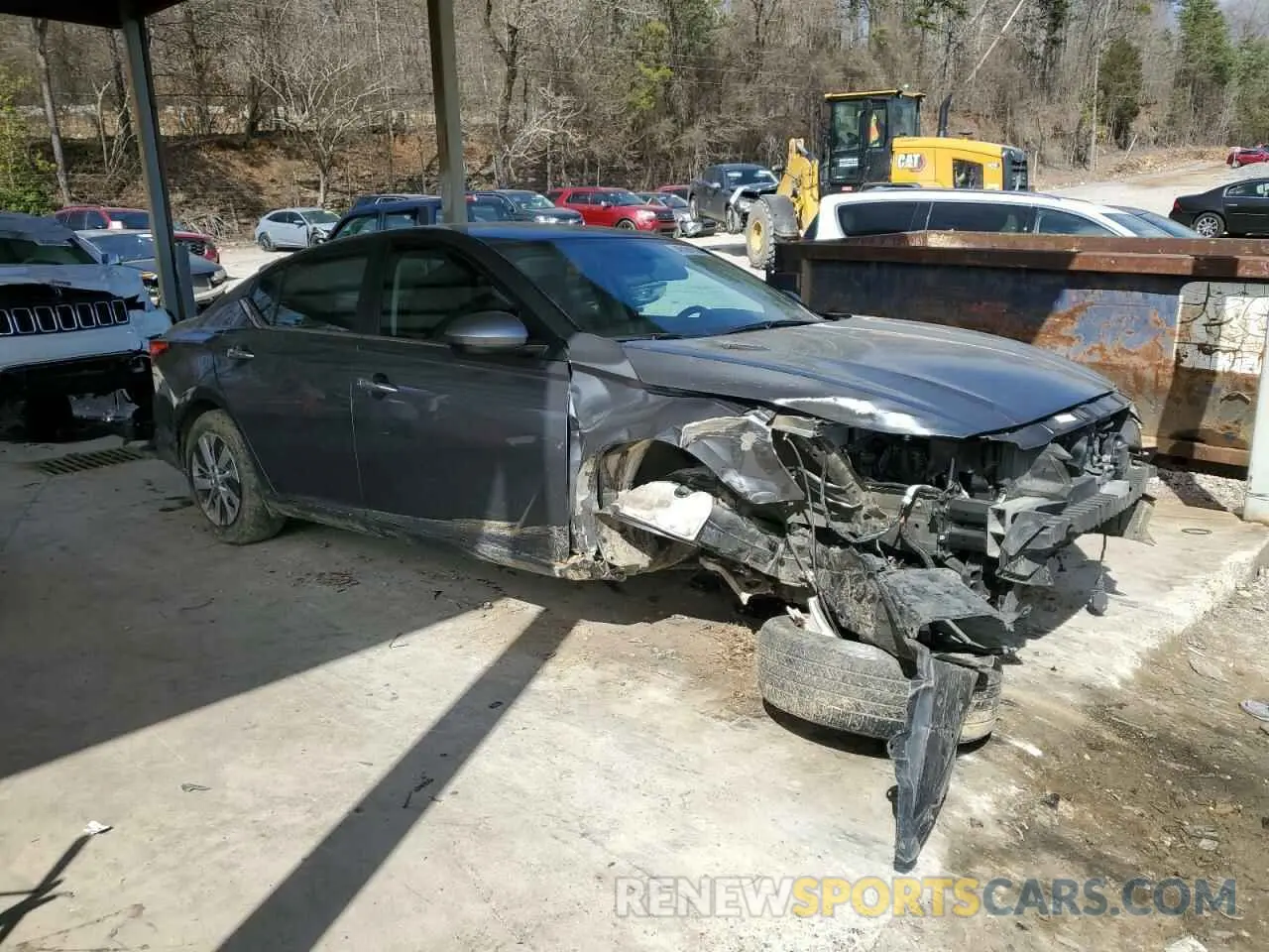 4 Photograph of a damaged car 1N4BL4BV9LN313044 NISSAN ALTIMA 2020