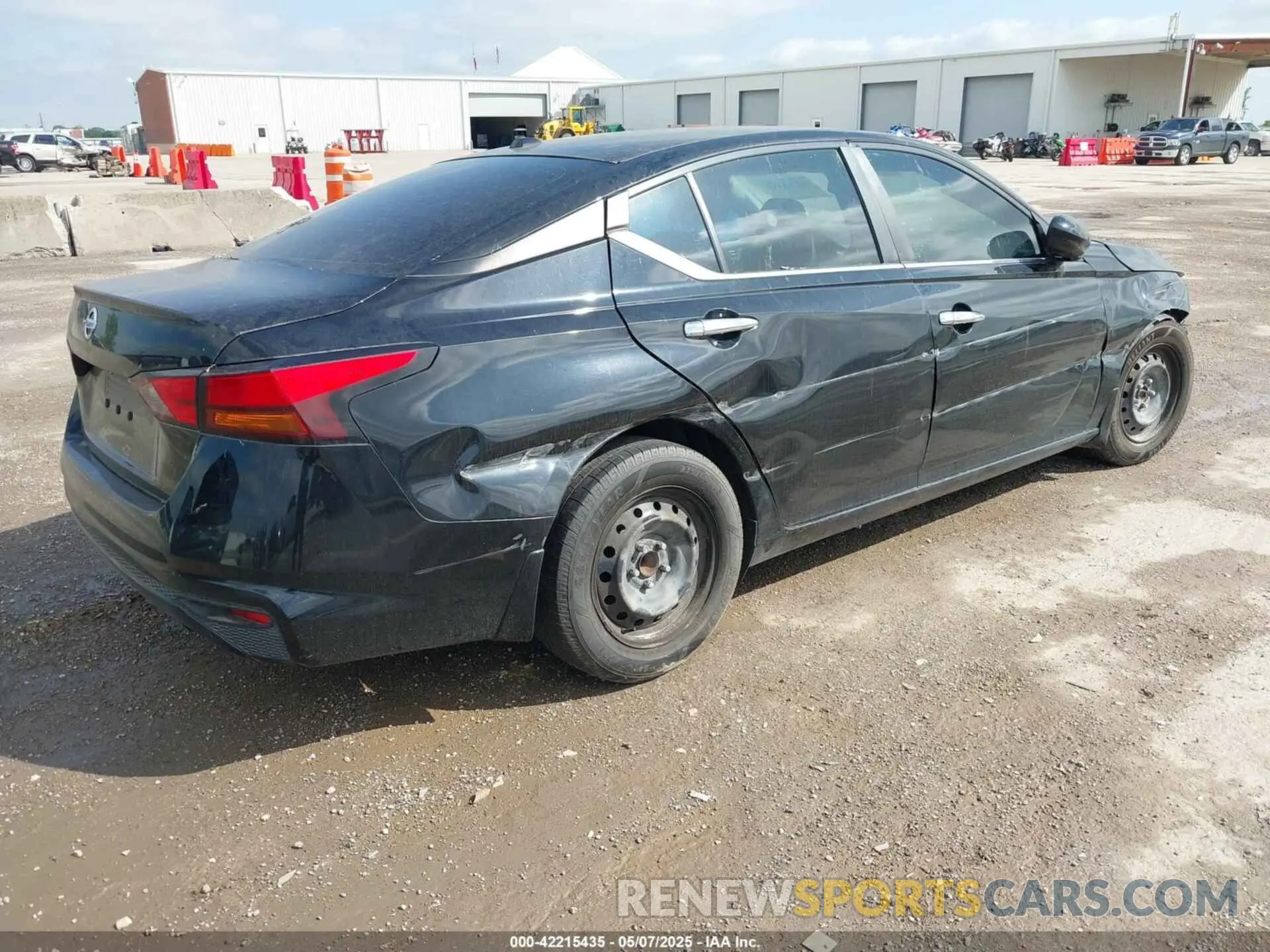 4 Photograph of a damaged car 1N4BL4BVXLC113544 NISSAN ALTIMA 2020