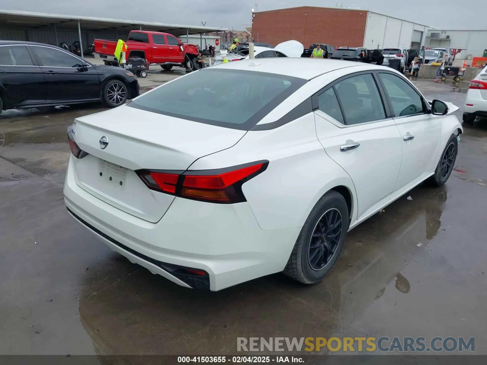 4 Photograph of a damaged car 1N4BL4BVXLC139349 NISSAN ALTIMA 2020