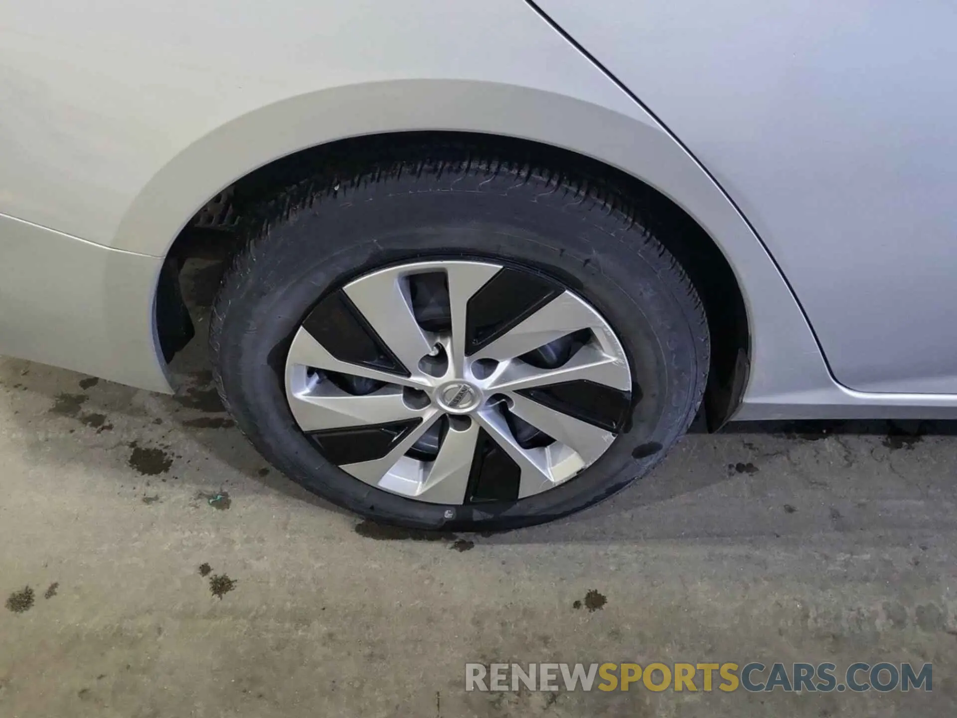 18 Photograph of a damaged car 1N4BL4BVXLC189006 NISSAN ALTIMA 2020
