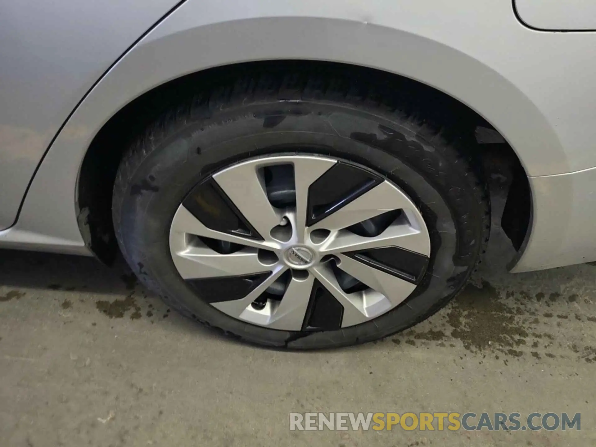 27 Photograph of a damaged car 1N4BL4BVXLC189006 NISSAN ALTIMA 2020