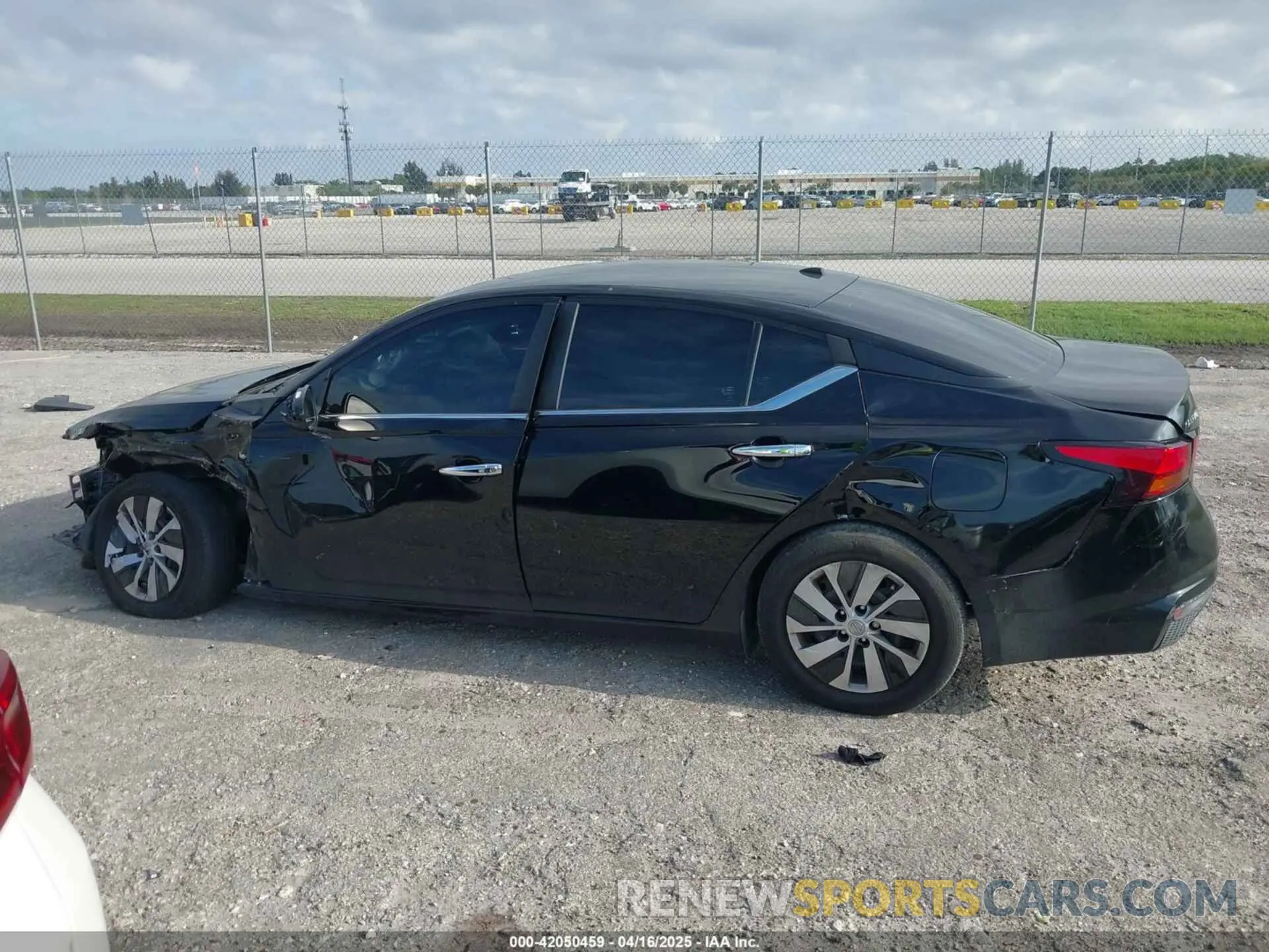 15 Photograph of a damaged car 1N4BL4BVXLC190270 NISSAN ALTIMA 2020