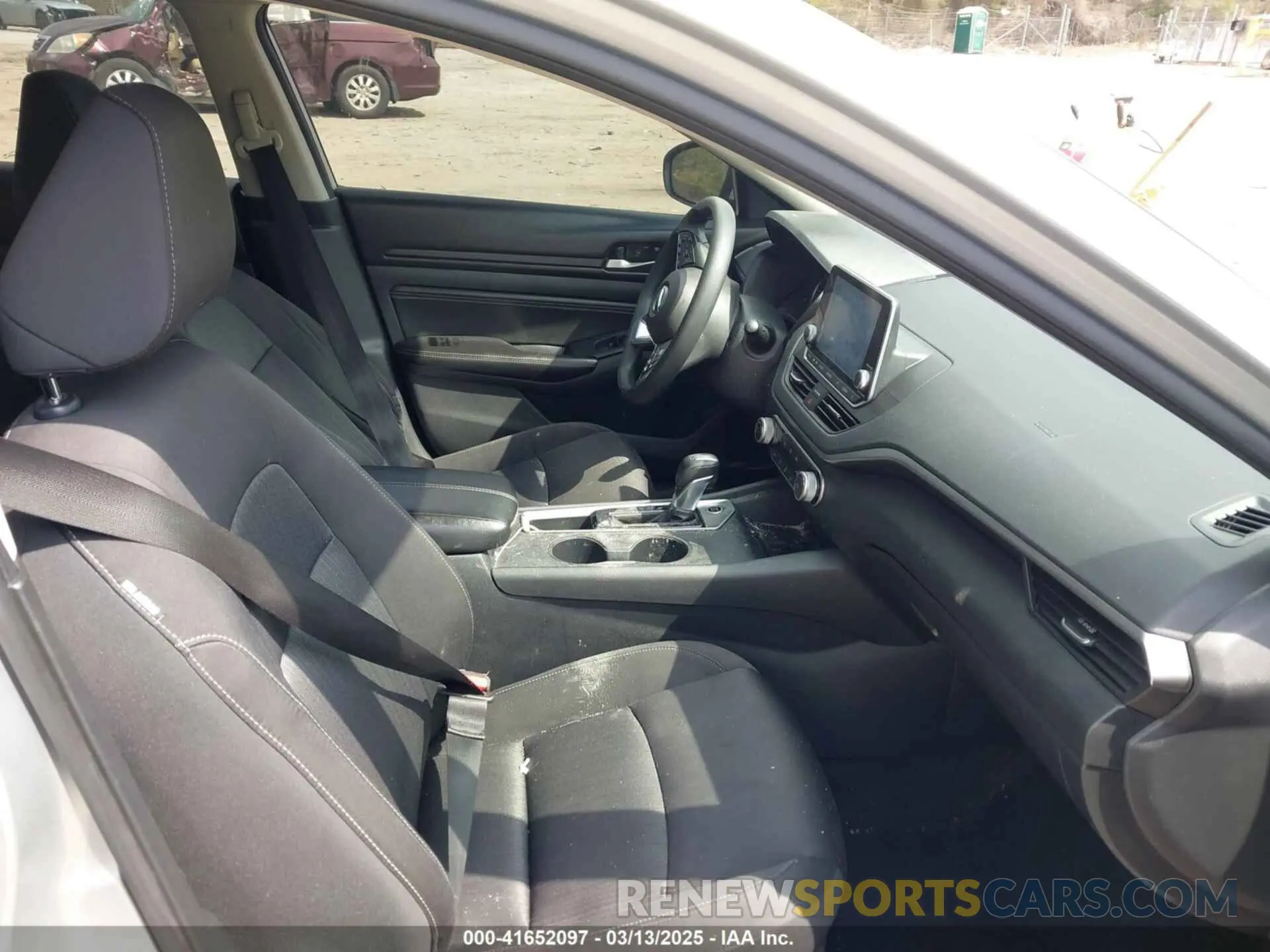 5 Photograph of a damaged car 1N4BL4BVXLC208122 NISSAN ALTIMA 2020