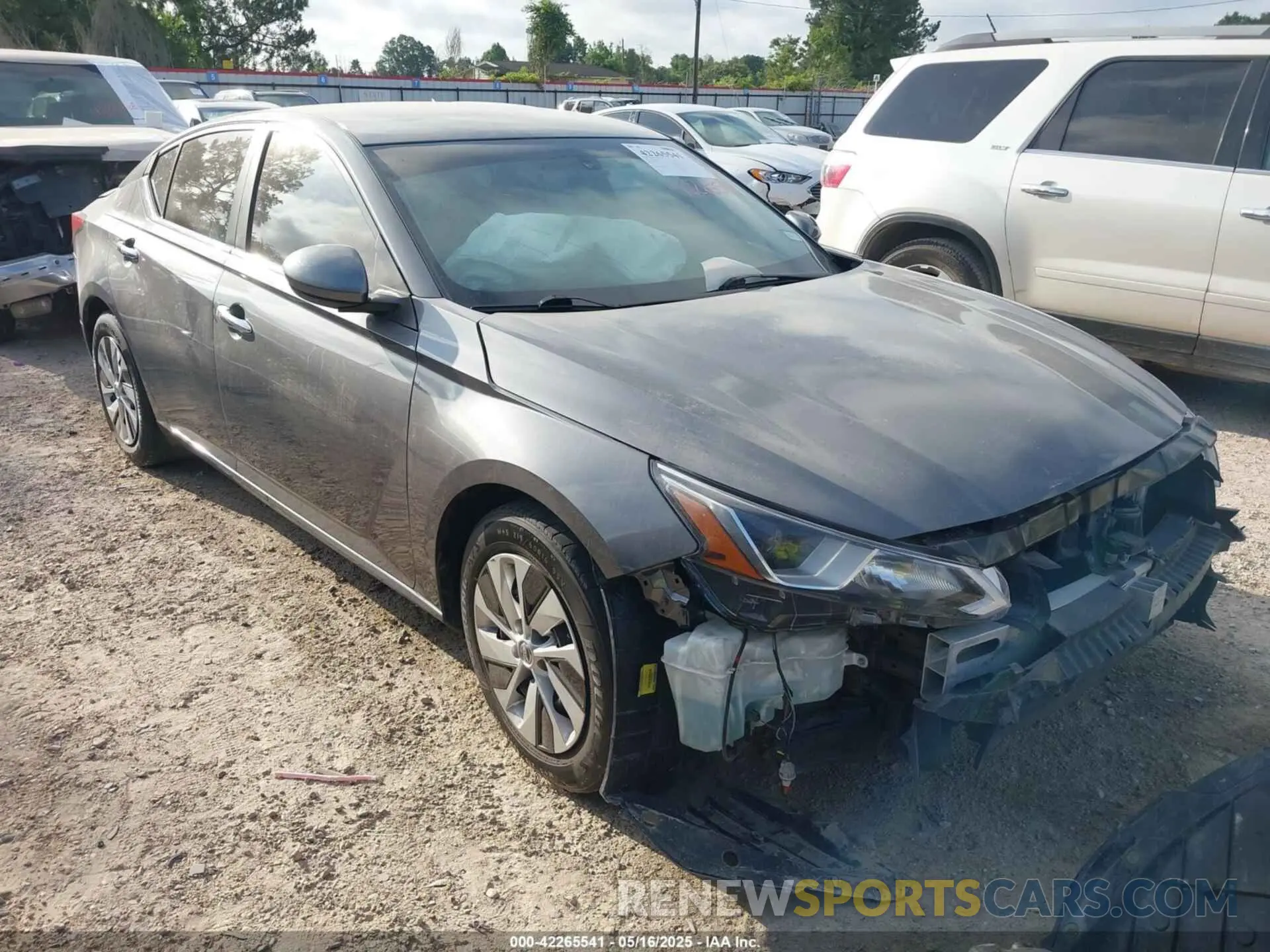 1 Photograph of a damaged car 1N4BL4BVXLC211053 NISSAN ALTIMA 2020