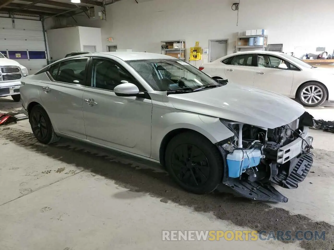 4 Photograph of a damaged car 1N4BL4BVXLC211344 NISSAN ALTIMA 2020