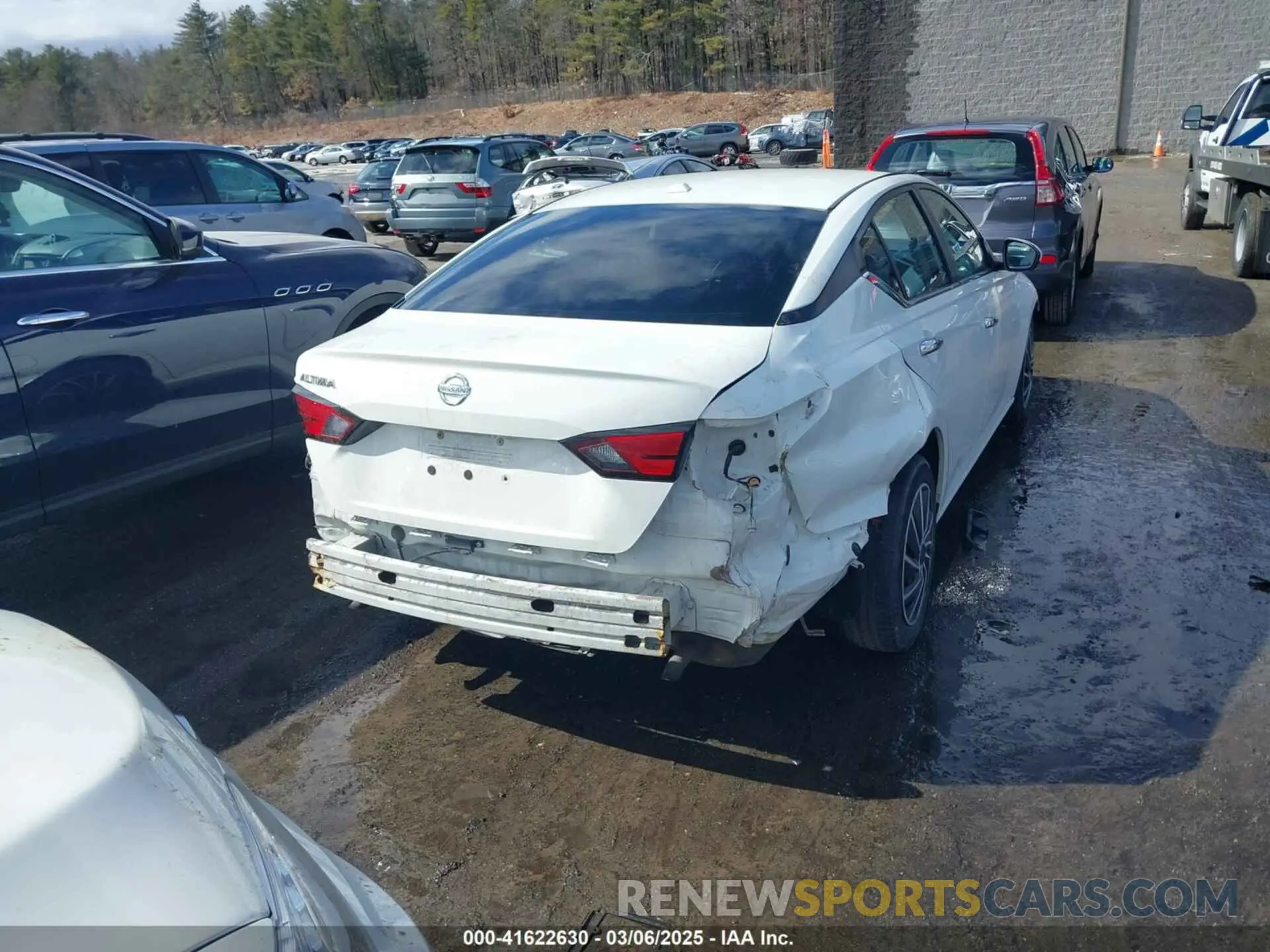 4 Photograph of a damaged car 1N4BL4BVXLC233067 NISSAN ALTIMA 2020