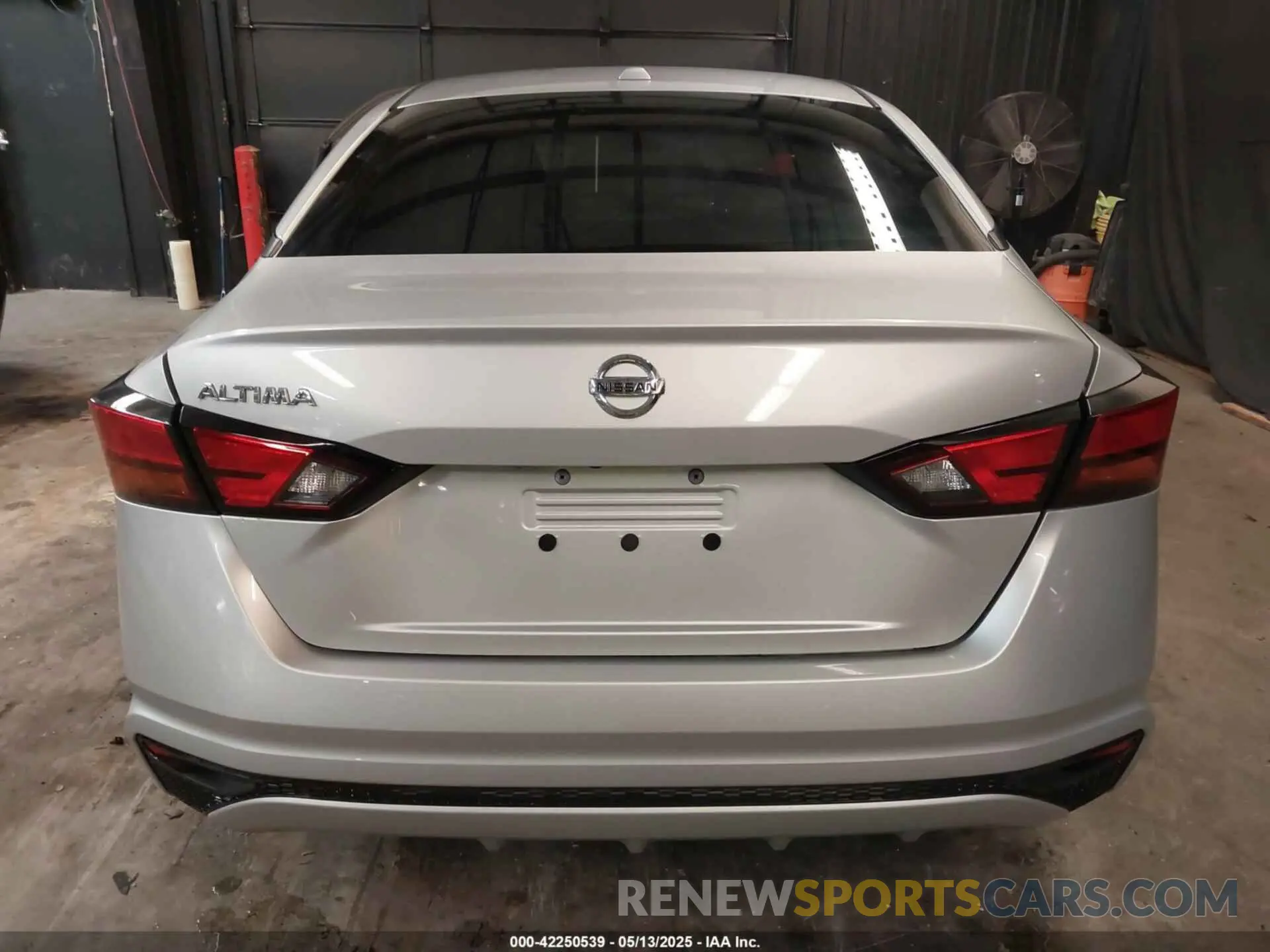 16 Photograph of a damaged car 1N4BL4BVXLC236910 NISSAN ALTIMA 2020
