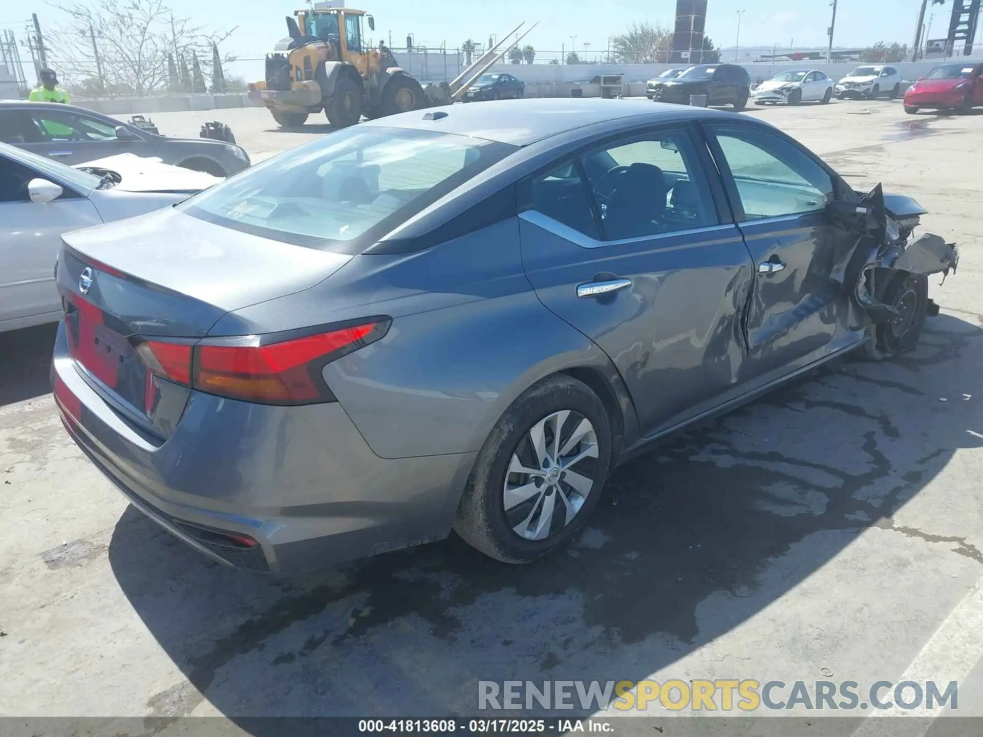 4 Photograph of a damaged car 1N4BL4BVXLC237264 NISSAN ALTIMA 2020
