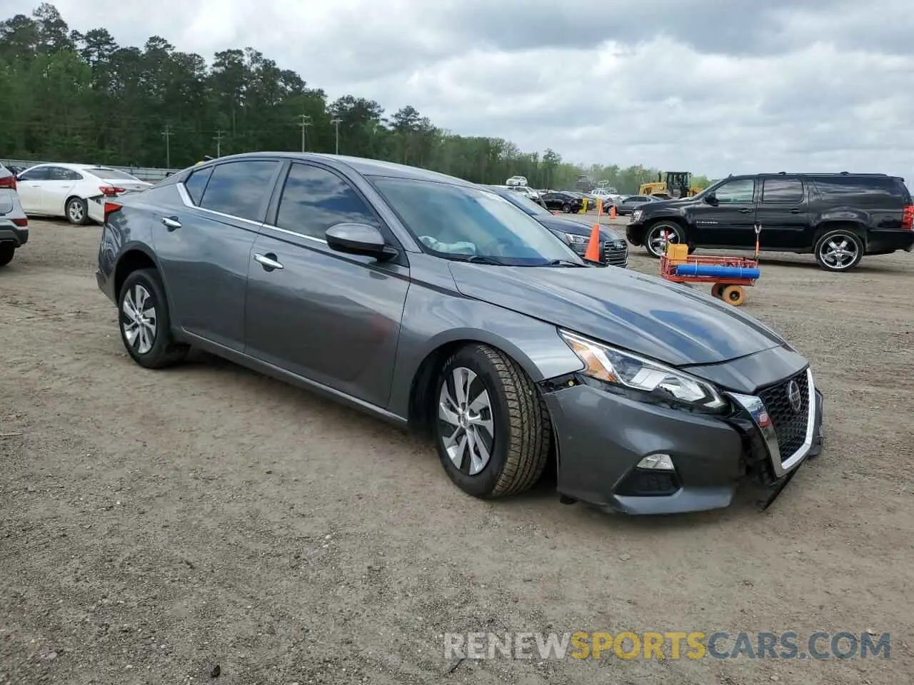 4 Photograph of a damaged car 1N4BL4BVXLC239063 NISSAN ALTIMA 2020