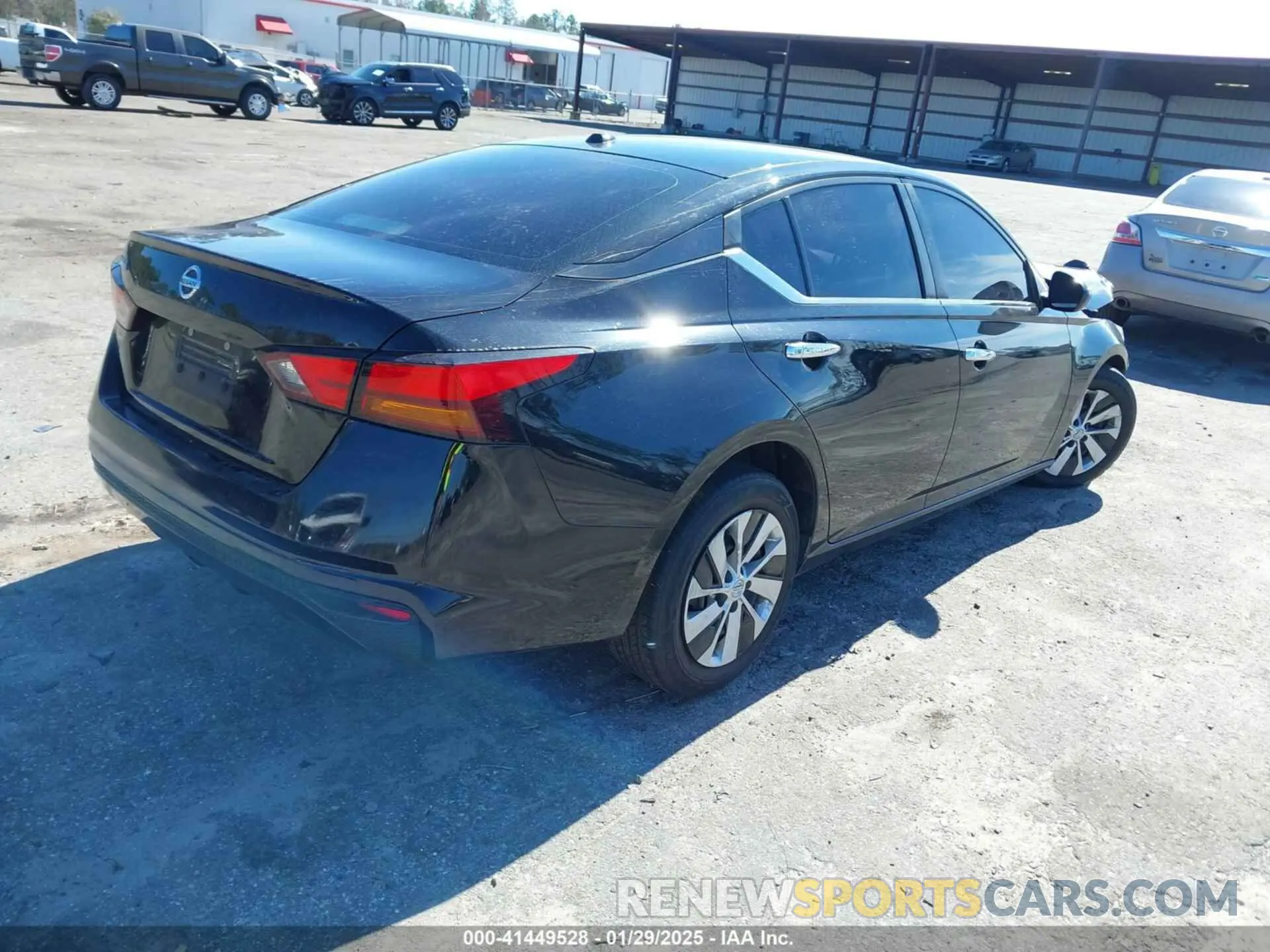 4 Photograph of a damaged car 1N4BL4BVXLC243162 NISSAN ALTIMA 2020